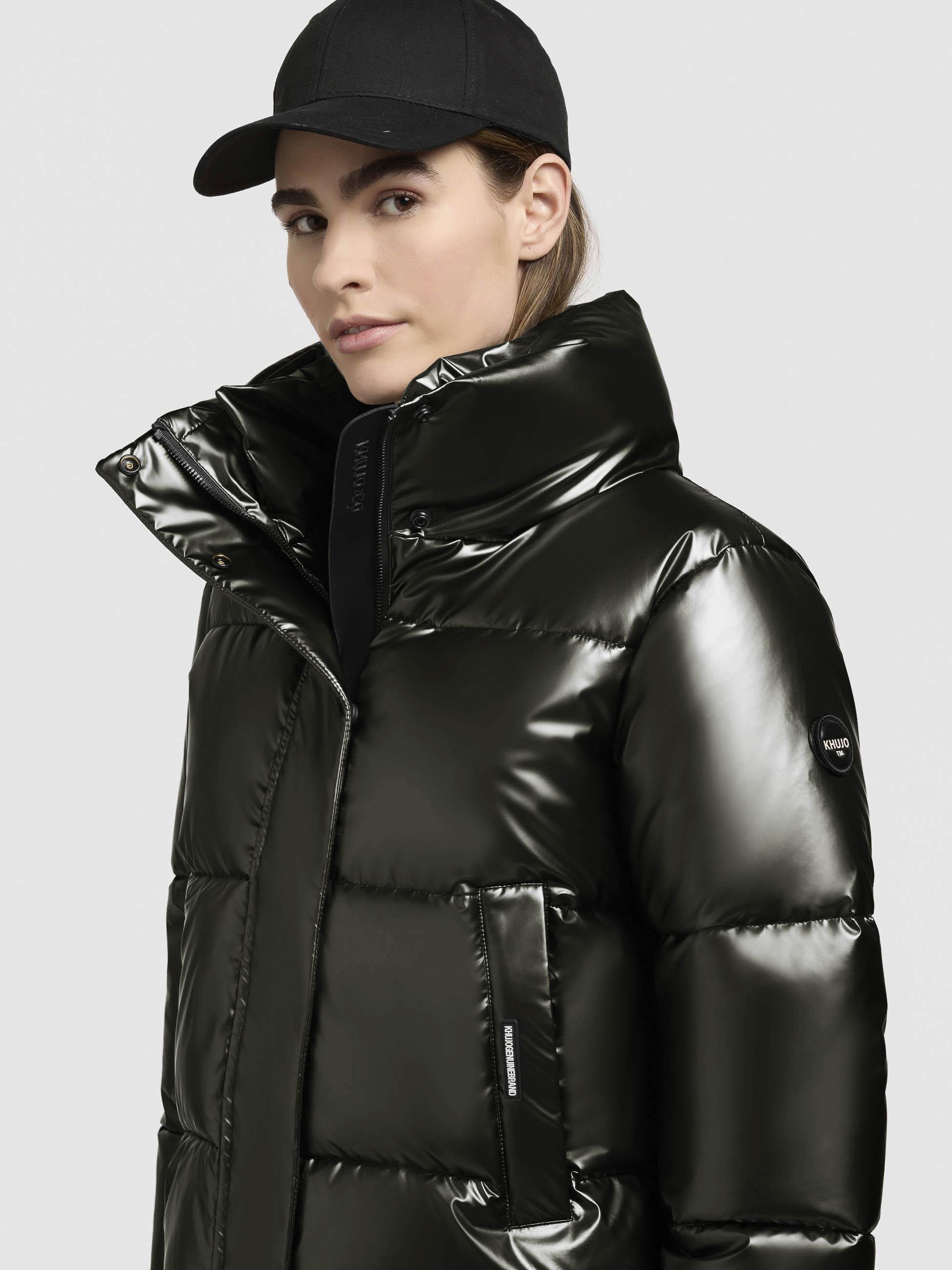 khujo Steppjacke »Rinja Shiny-YM«, ohne Kapuze, Glänzende kurze Winterjacke für Damen