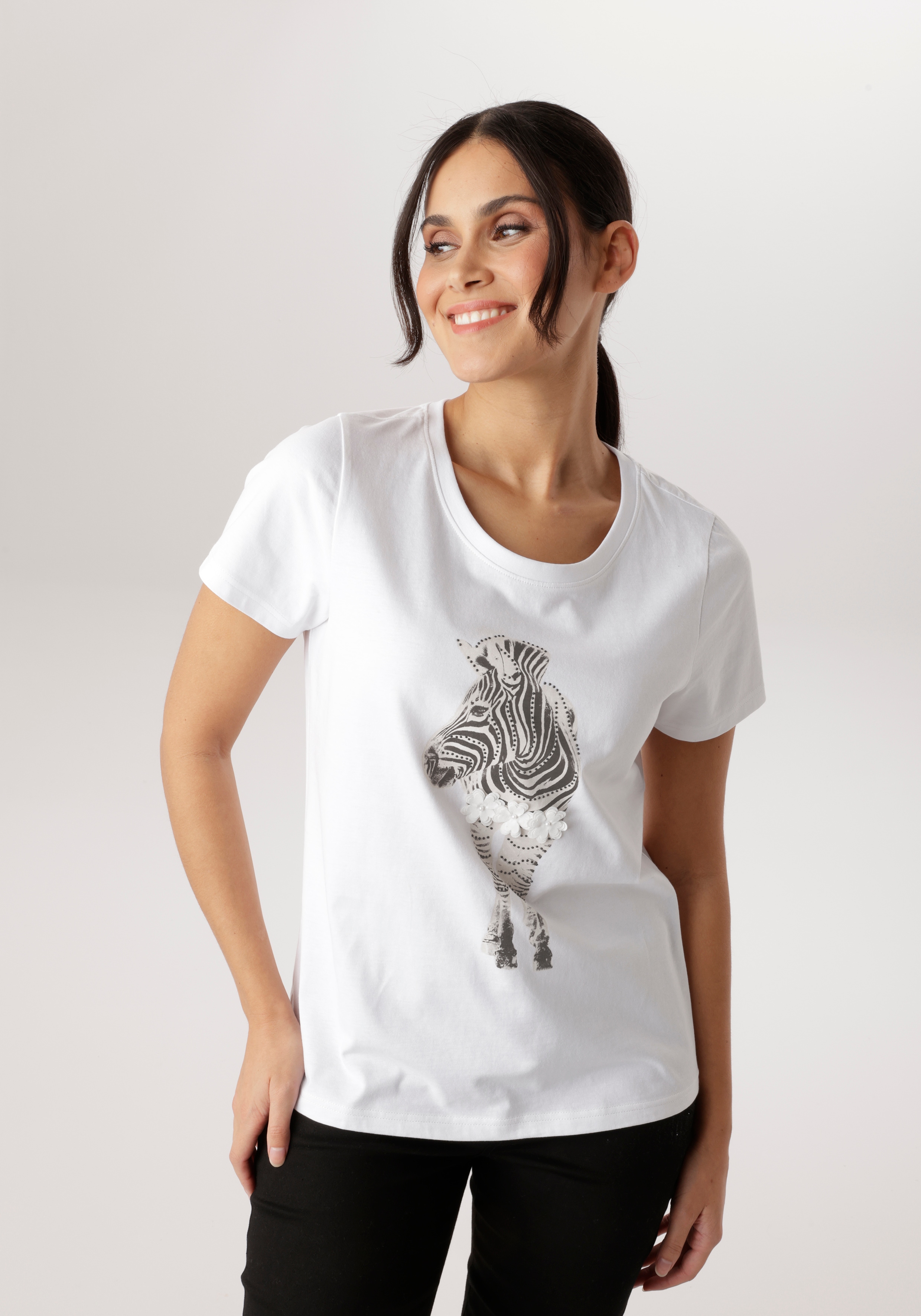 Aniston SELECTED T-Shirt mit aufwendiger 3D-Applikation