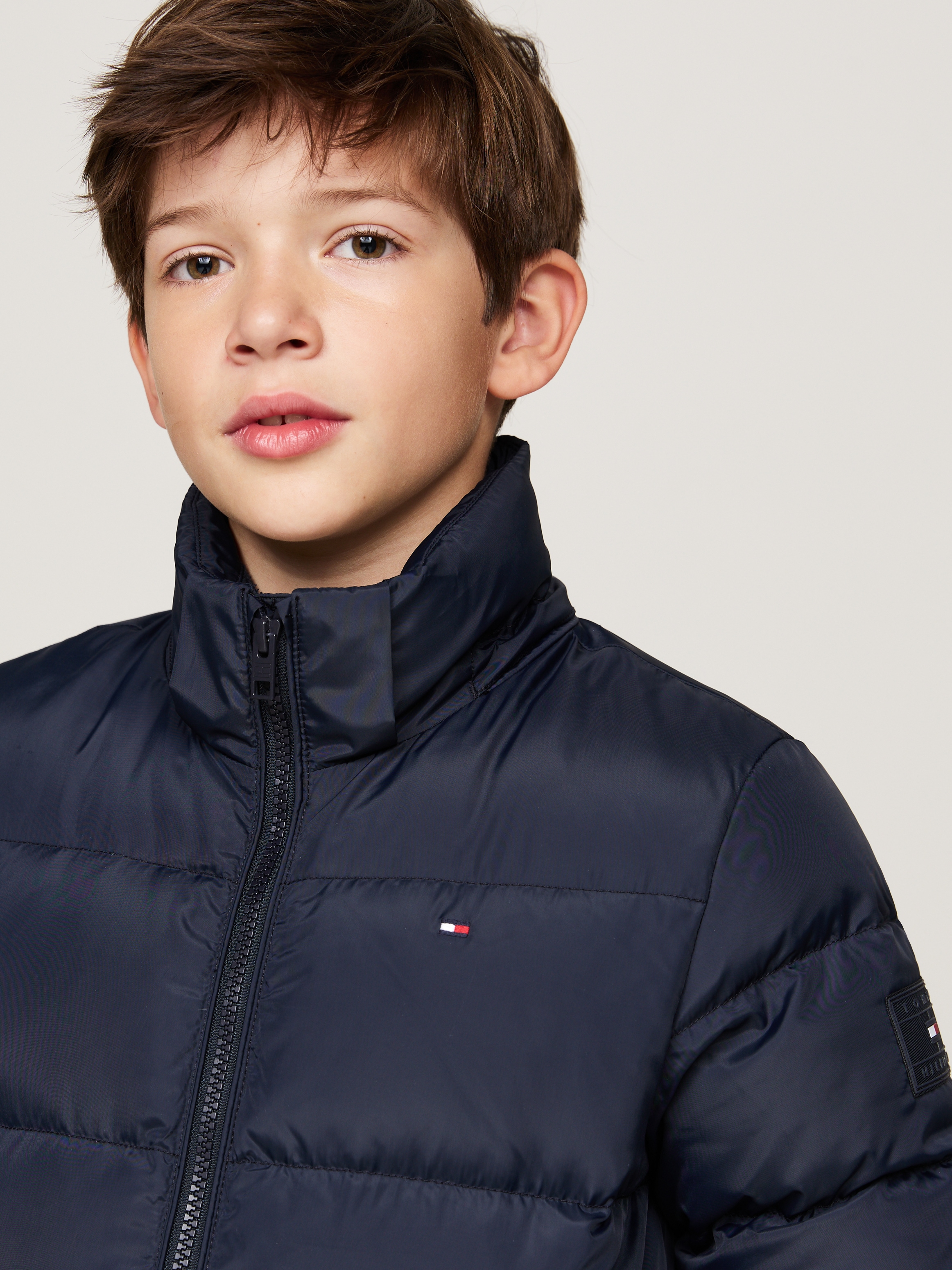 Tommy Hilfiger Steppjacke »ESSENTIAL JACKET«, mit Kapuze, mit Logo-Patch