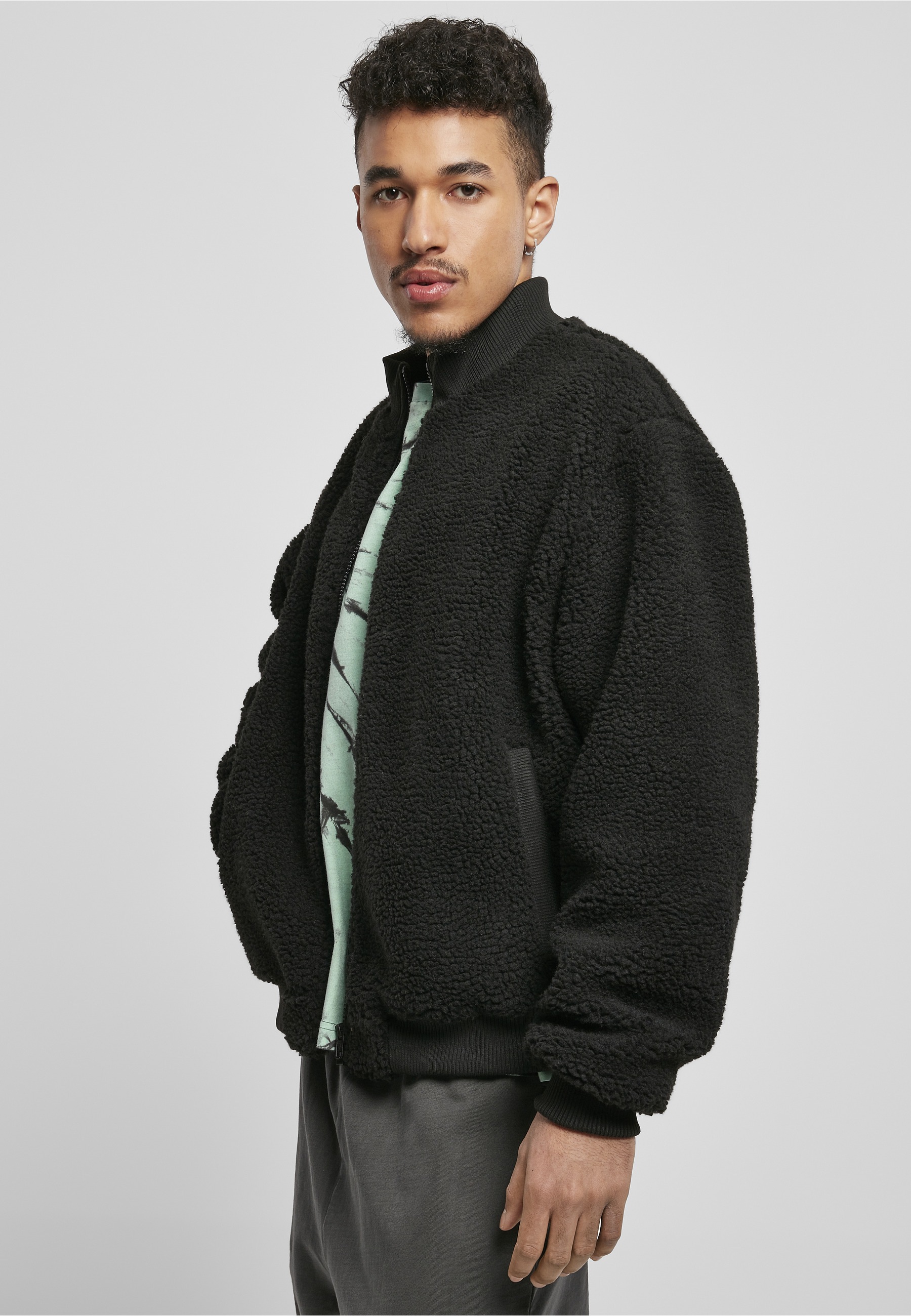 URBAN CLASSICS Winterjacke »Urban Classics Herren Boxy Sherpa Jacket« 1 Stk. tlg. ohne Kapuze