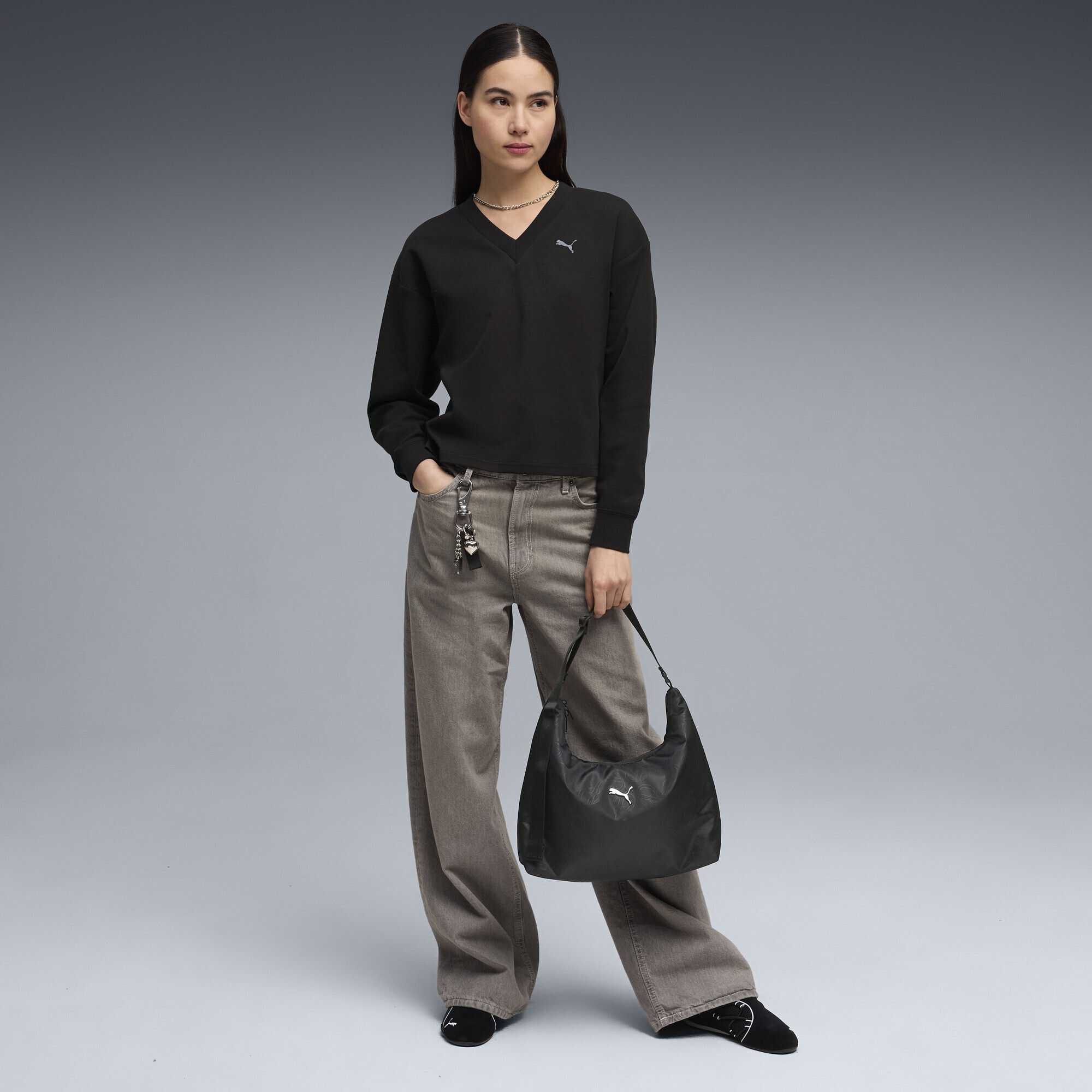 PUMA Sweatshirt »Essentials Elevated Sweatshirt mit V-Ausschnitt Damen«
