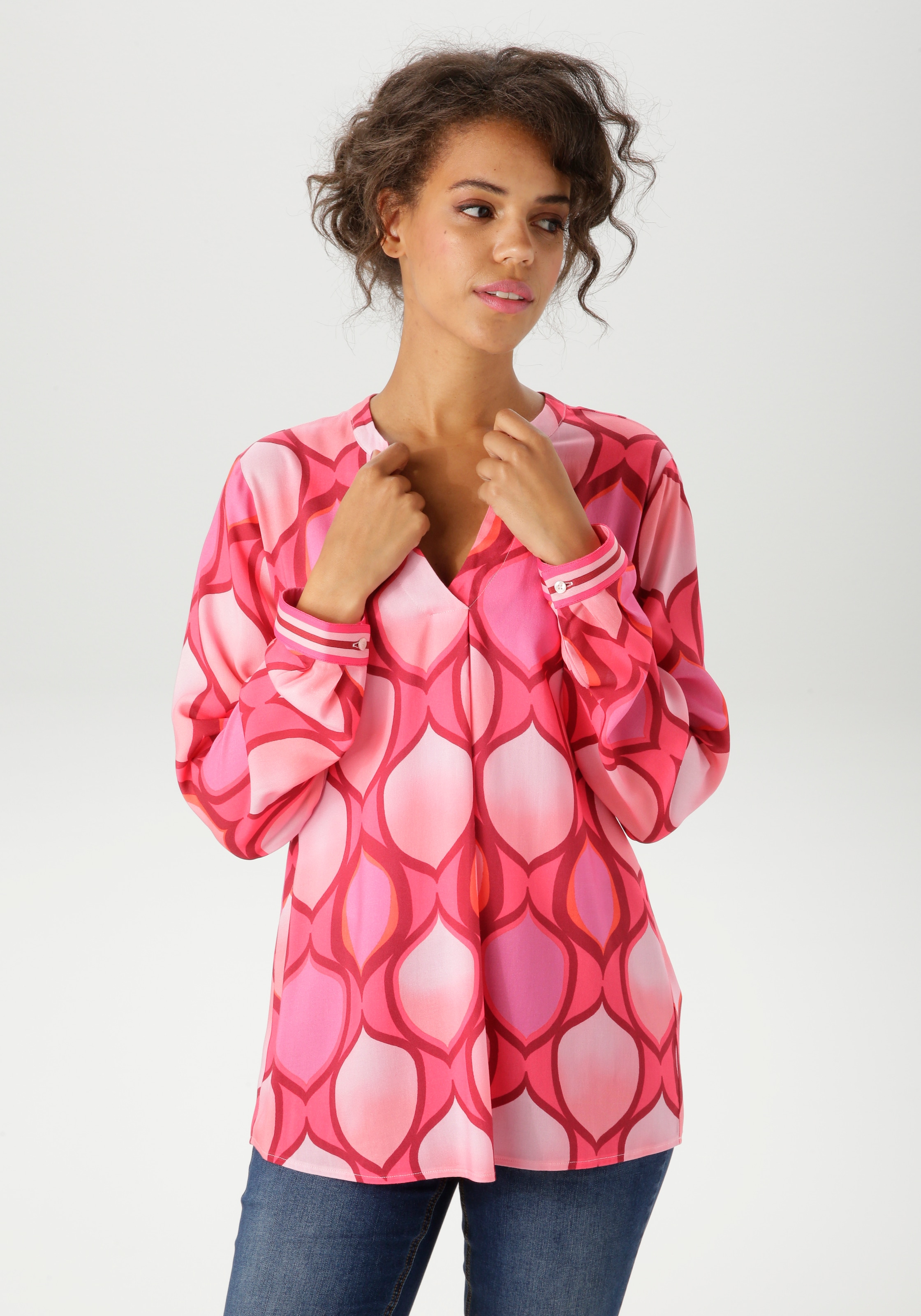 Aniston CASUAL Schlupfbluse mit farbharmonischem, grafischen Druck günstig online kaufen