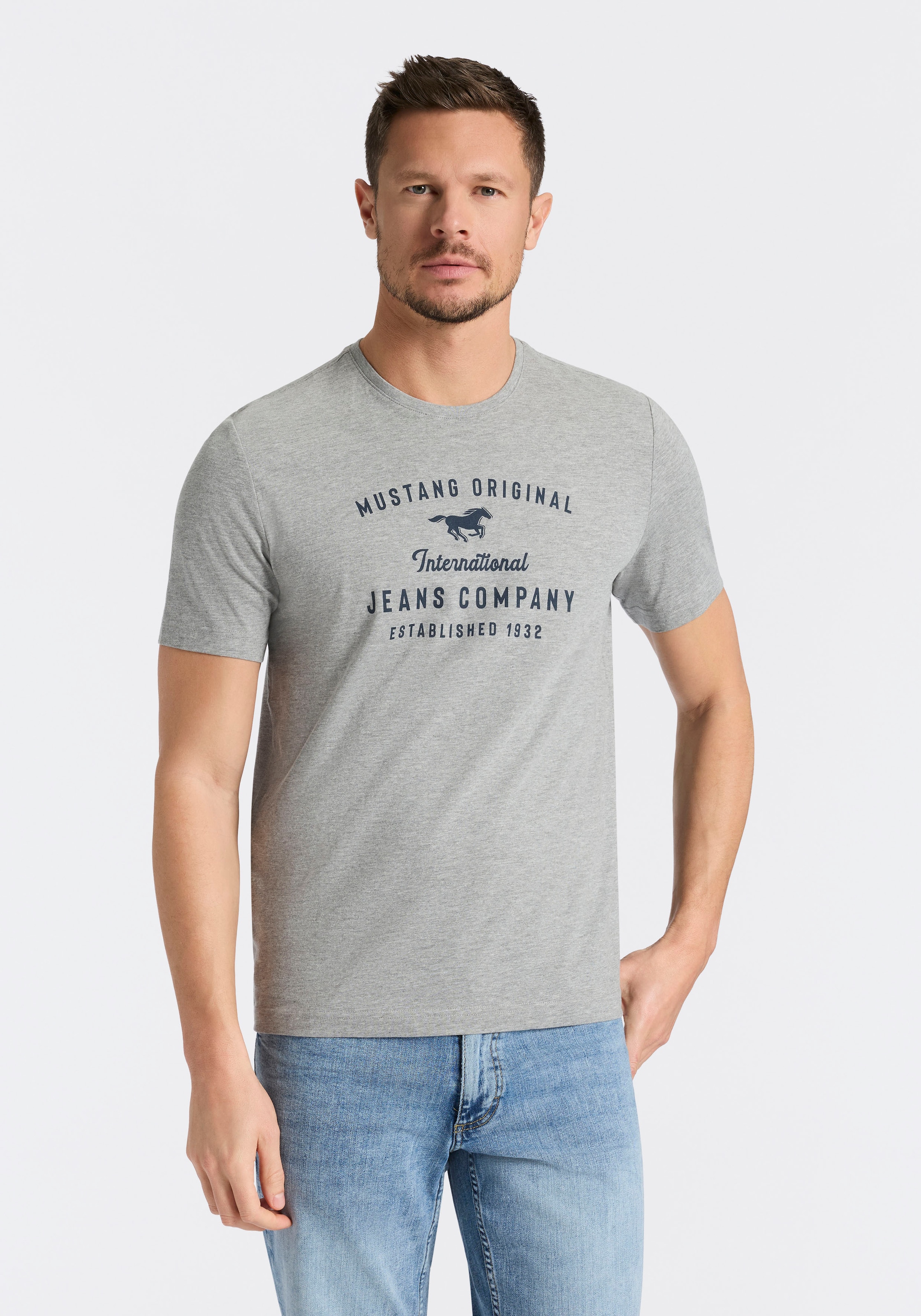 MUSTANG "Alex Logoprint uni" normale Passform, Kurzarm-Design