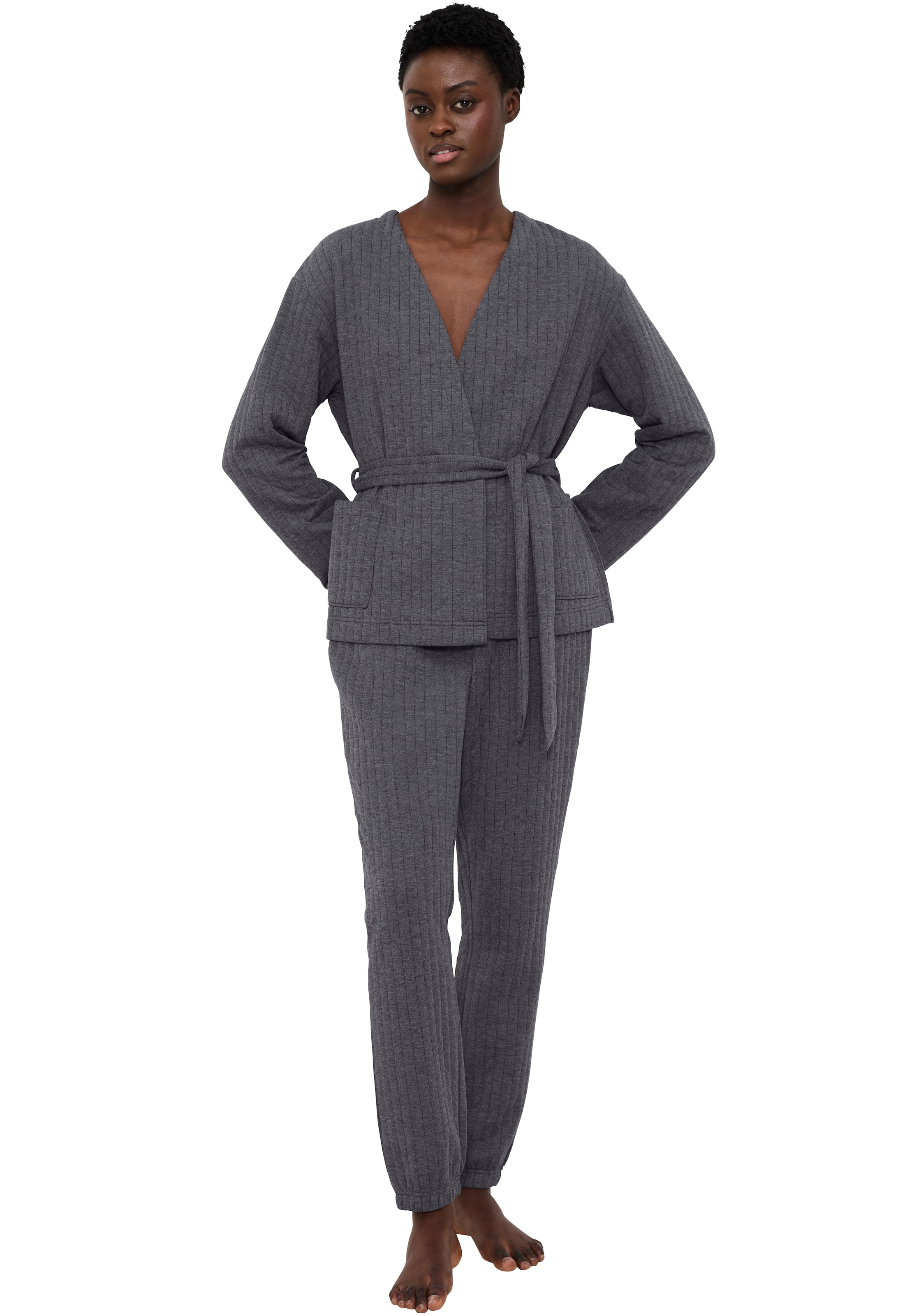Triumph Sweatshirt »Cozy Comfort Robe Top Quilted«, weich und gemütlich