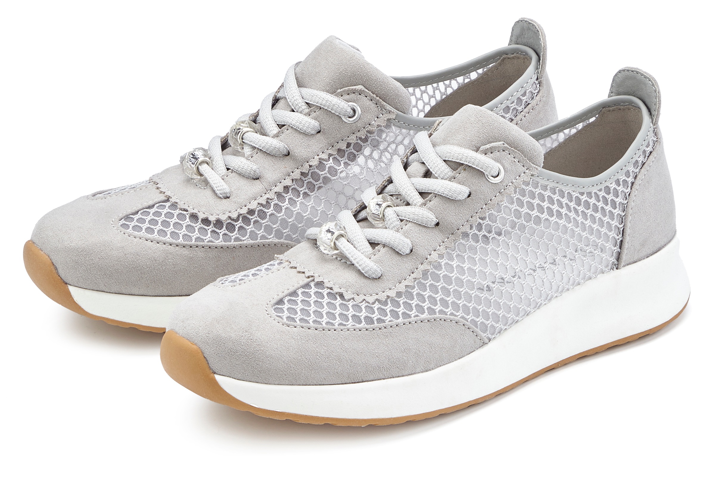 LASCANA Sneaker "Halbschuh, Sneaker, Schnür-Sneaker" Wildleder-Optik mit dezentem Plateau und Schmuckdetails VEGAN