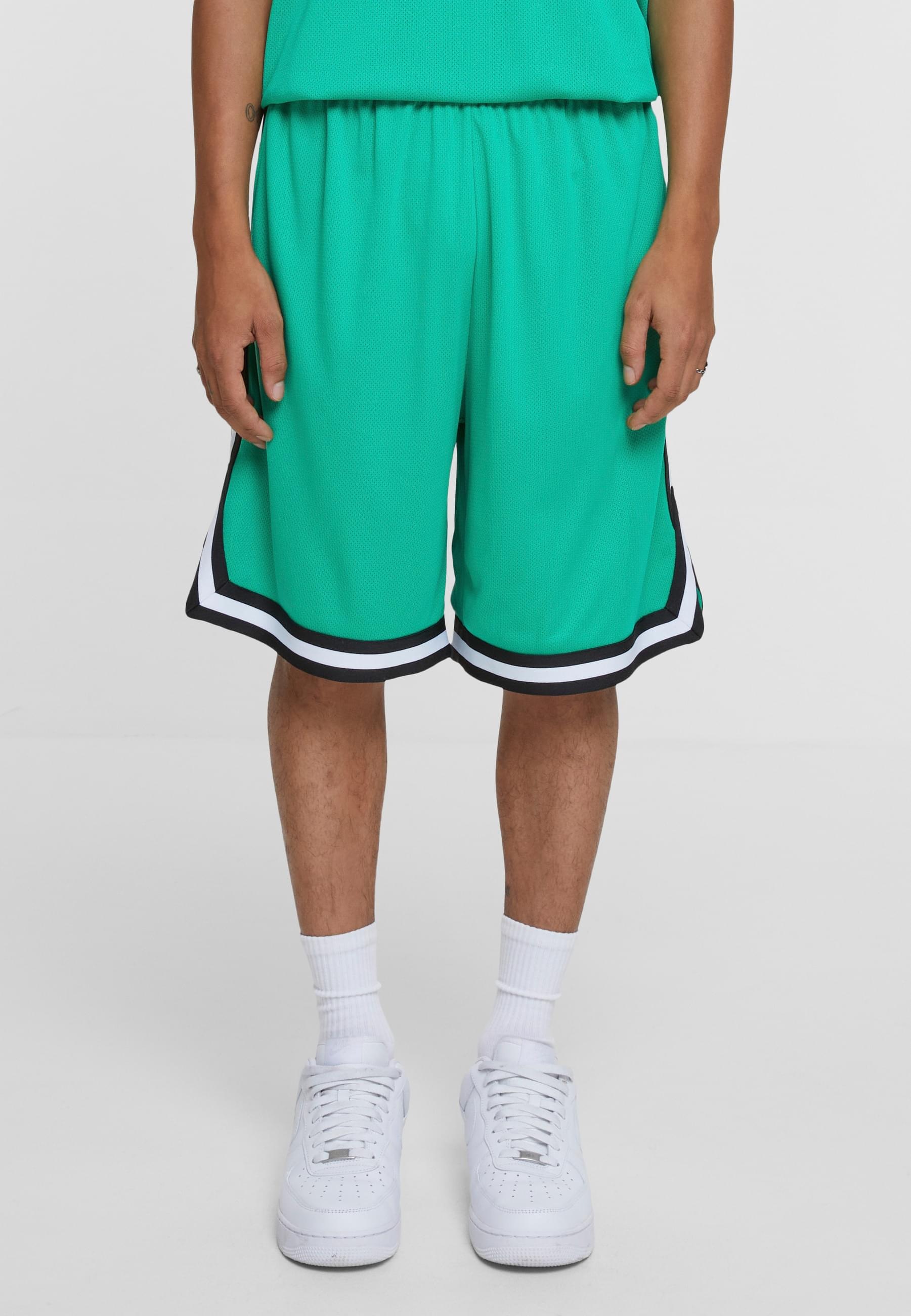 URBAN CLASSICS Stoffhose »Urban Classics Herren Stripes Mesh Shorts«, (1 tlg.)