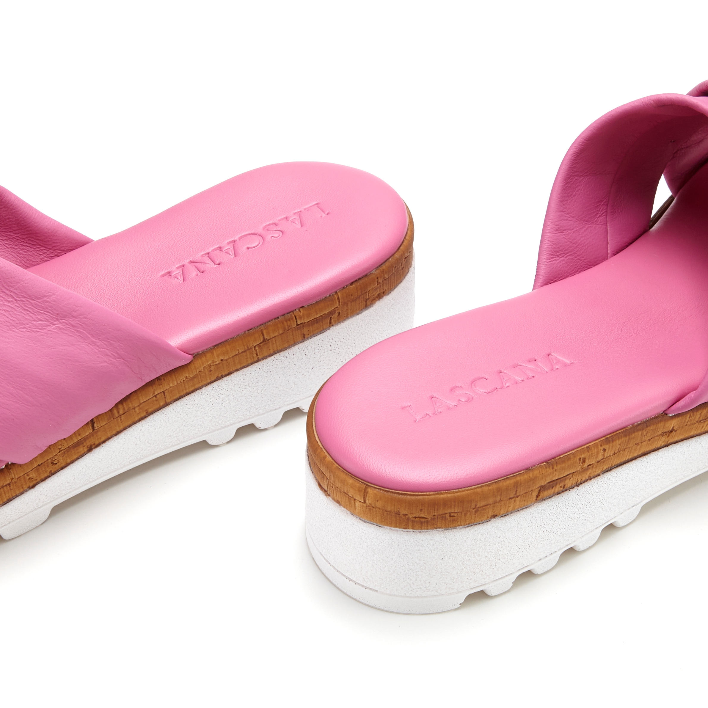 LASCANA Pantolette »Sandale, Sommerschuh, Mule, offener Schuh,«  NEU aus Leder mit dezentem Keilabsatz