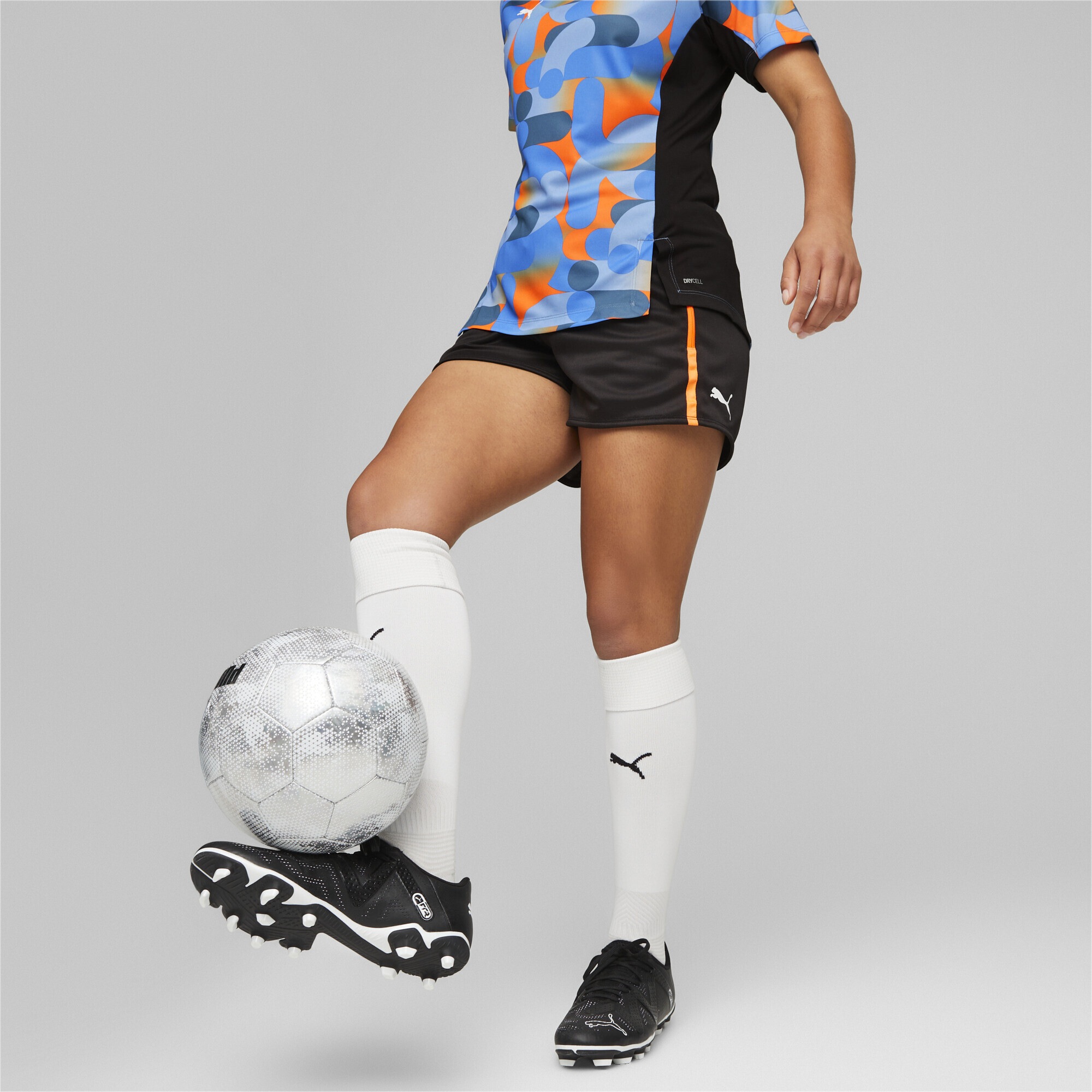 PUMA Sporthose »individualBLAZE Fußball Shorts Damen«