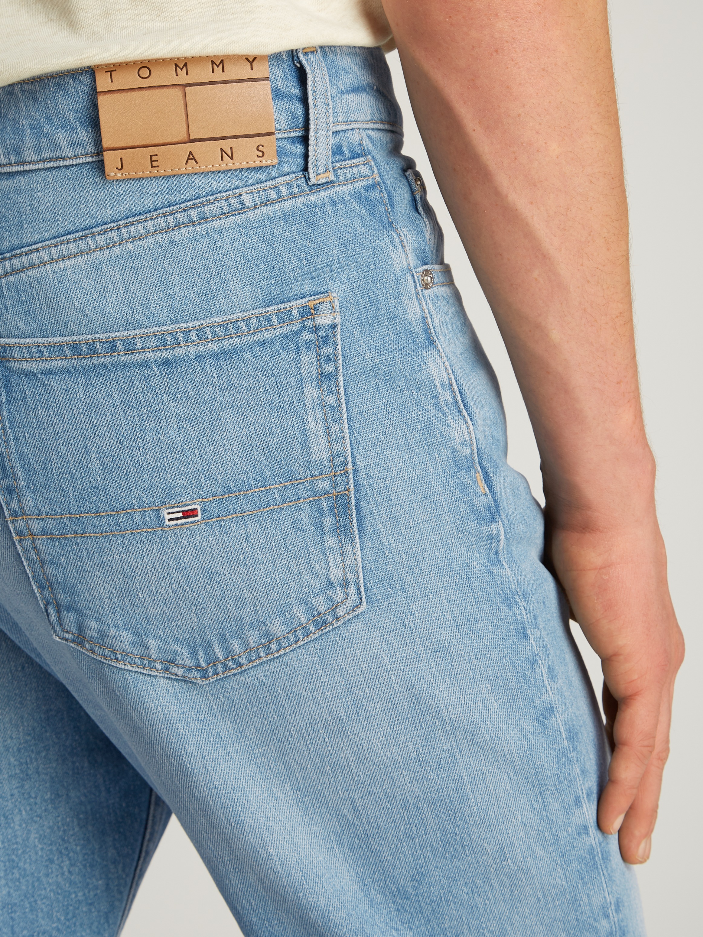 Tommy Jeans Tapered-fit-Jeans »Isaac Relaxed Tapered«