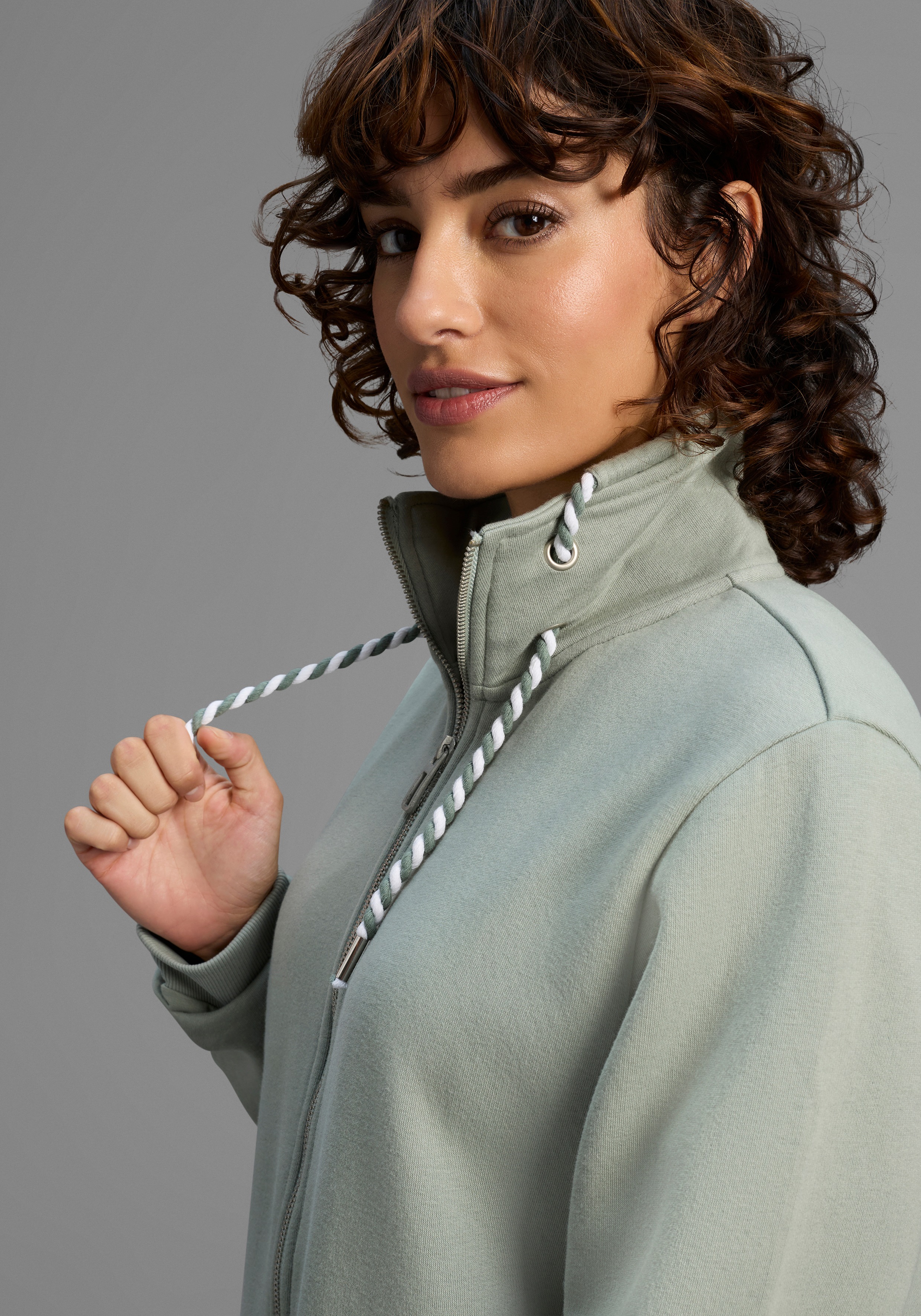 Thumbnail - Laura Scott Sweatjacke Weiche Baumwollmischung mit Stehkragen und Außentaschen