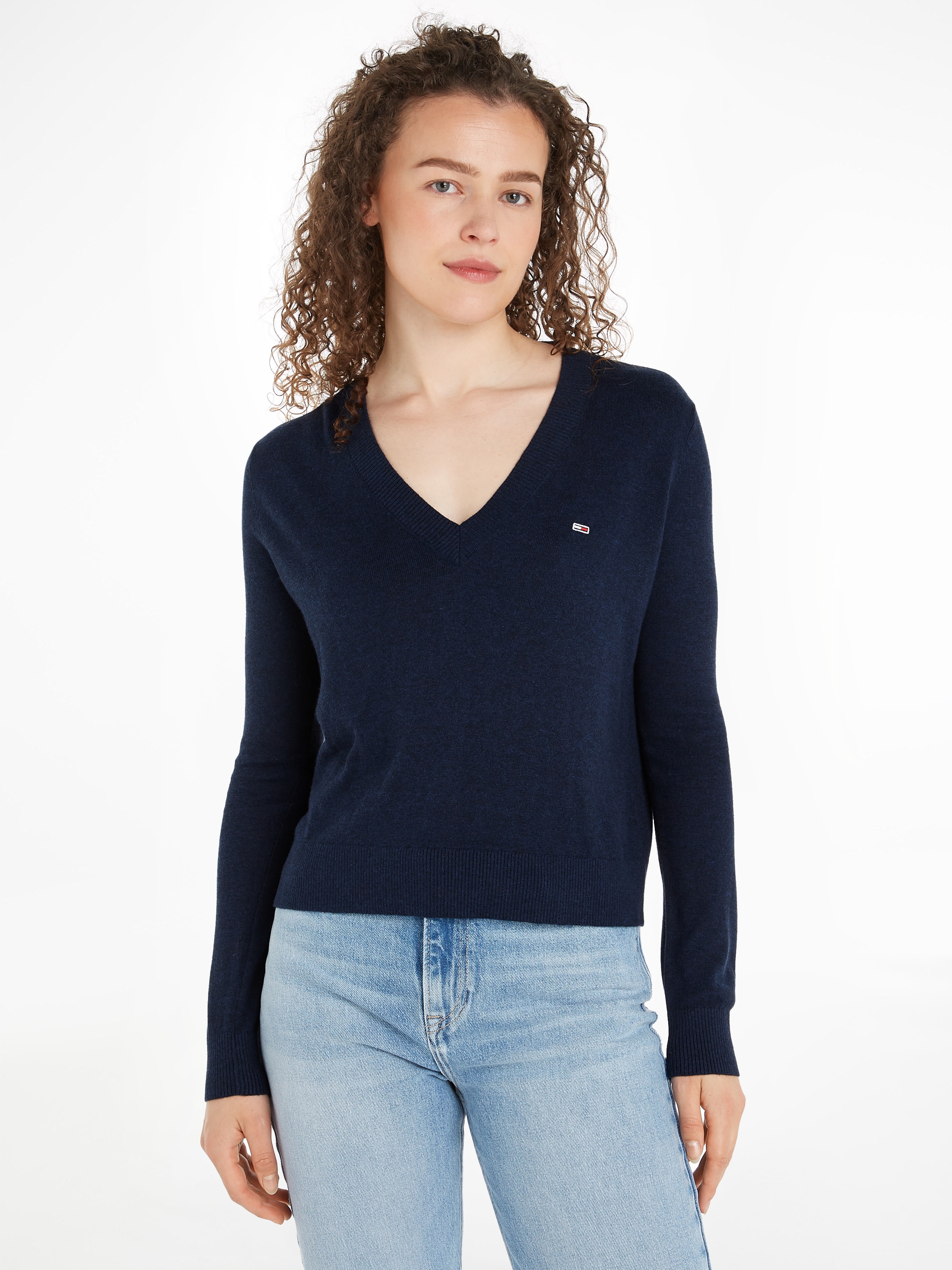 Tommy Jeans Strickpullover "TJW ESSENTIAL VNECK SWEATER EXT", mit Logostickerei