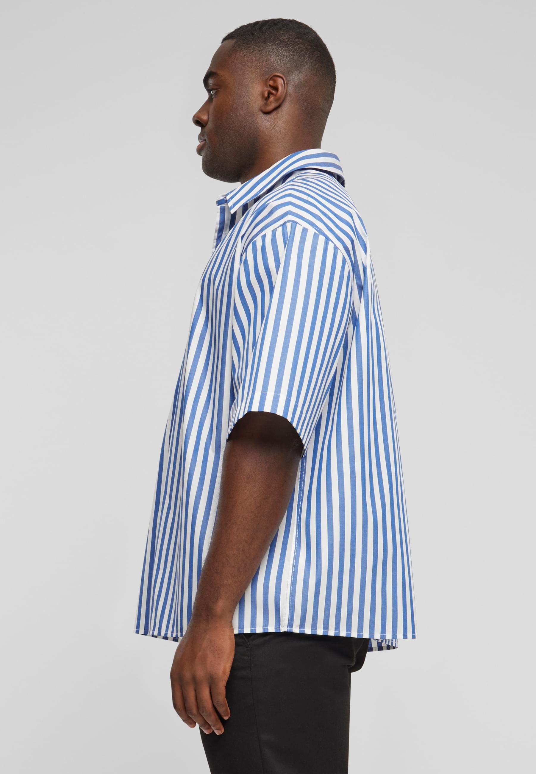 URBAN CLASSICS Langarmhemd »Urban Classics Herren Striped Short Sleeve Summer Shirt«, (1 tlg.)