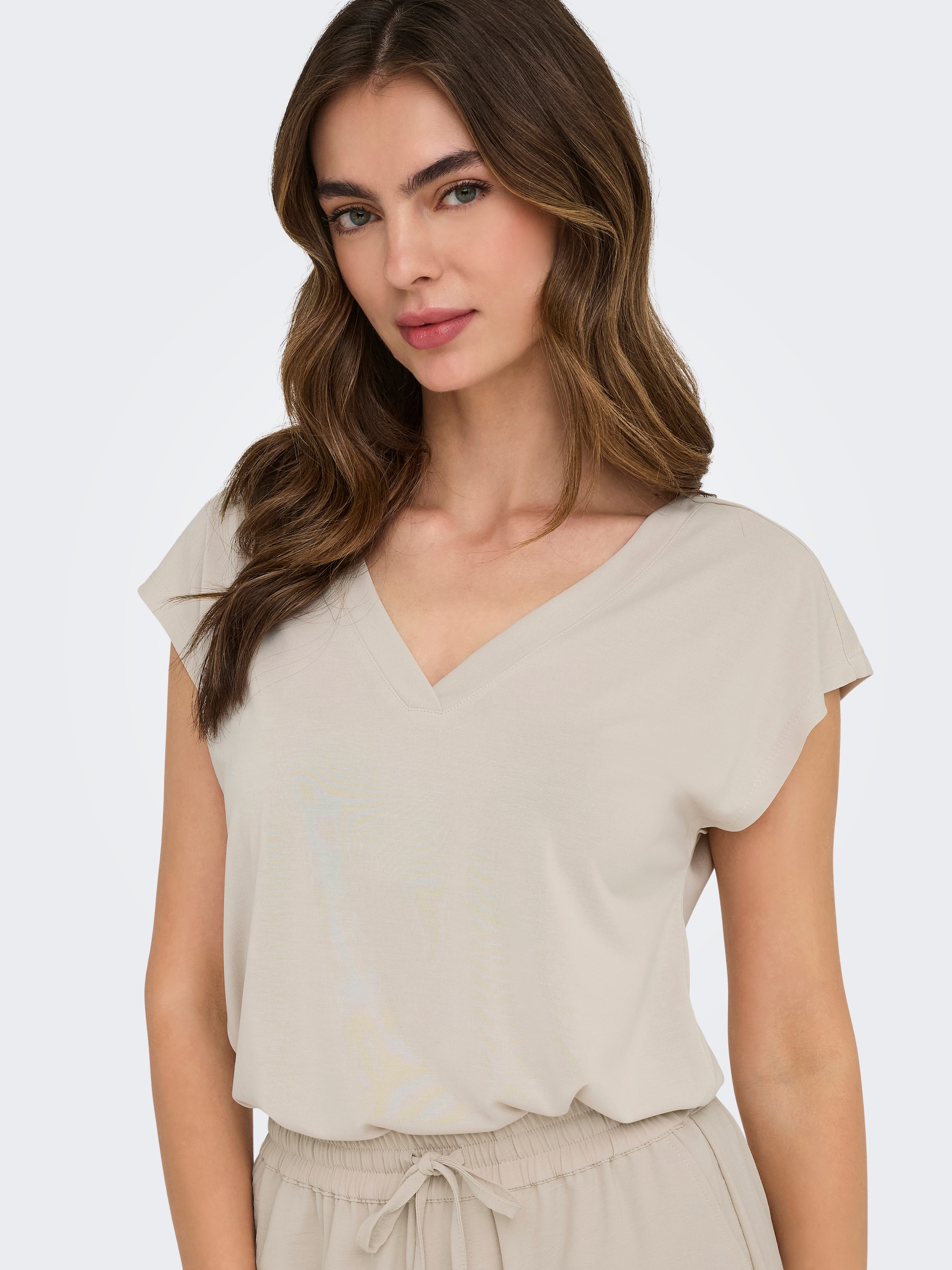 ONLY V-Shirt »ONLFREE S/S MOD.V-NECK TOP JRS NOOS«
