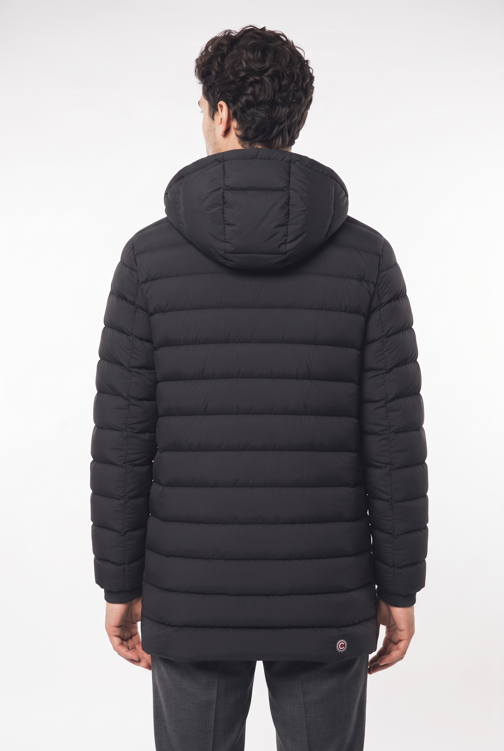 Colmar Daunenjacke mit Kapuze mit abnehmbarer Kapuze, Seitenschlitze mit Reißverschluss