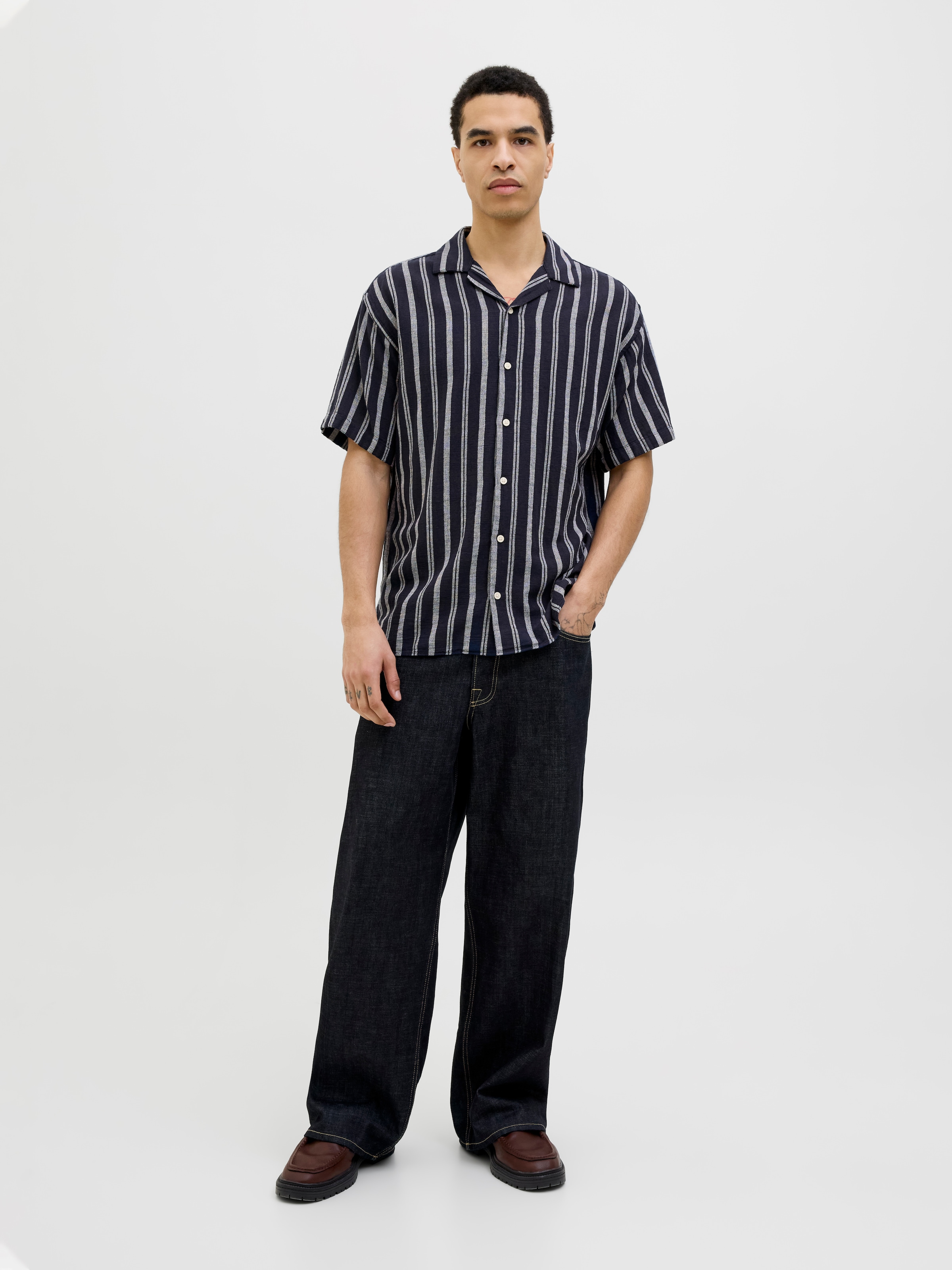 Jack & Jones Kurzarmhemd »JJEENZO STRIPE RESORT SHIRT SS SN« mit Streifen Muster