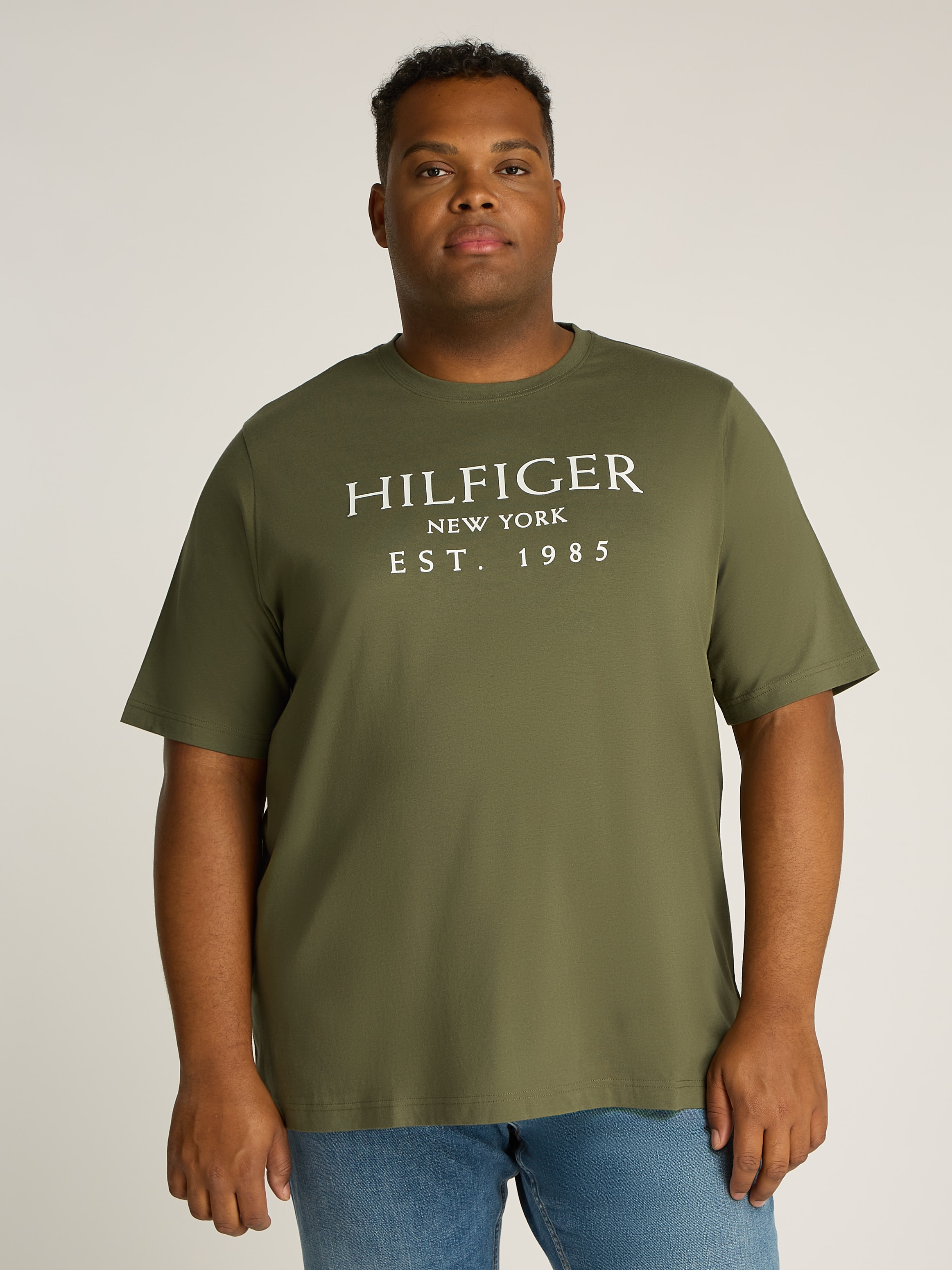 Tommy Hilfiger Big & Tall Rundhalsshirt »BT-BIG HILFIGER TEE-T«, in Großen Größen, mit Logoschriftzug, Rundhals