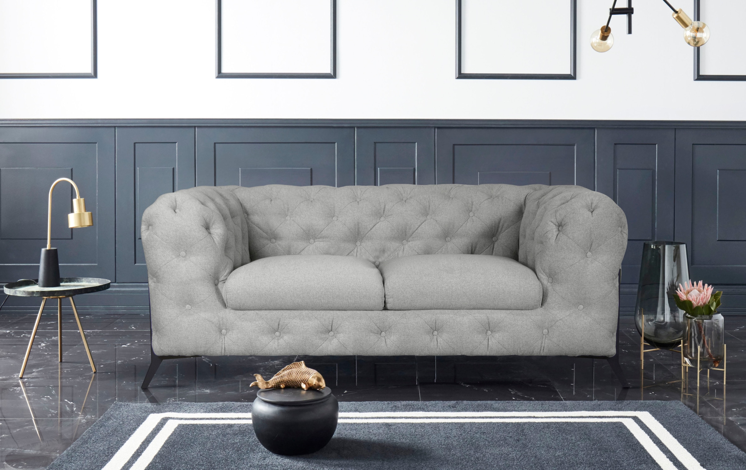 Leonique Chesterfield-Sofa »Amaury«, aufwändige Knopfheftung, moderne Chesterfield Optik, Fußfarbe wählbar