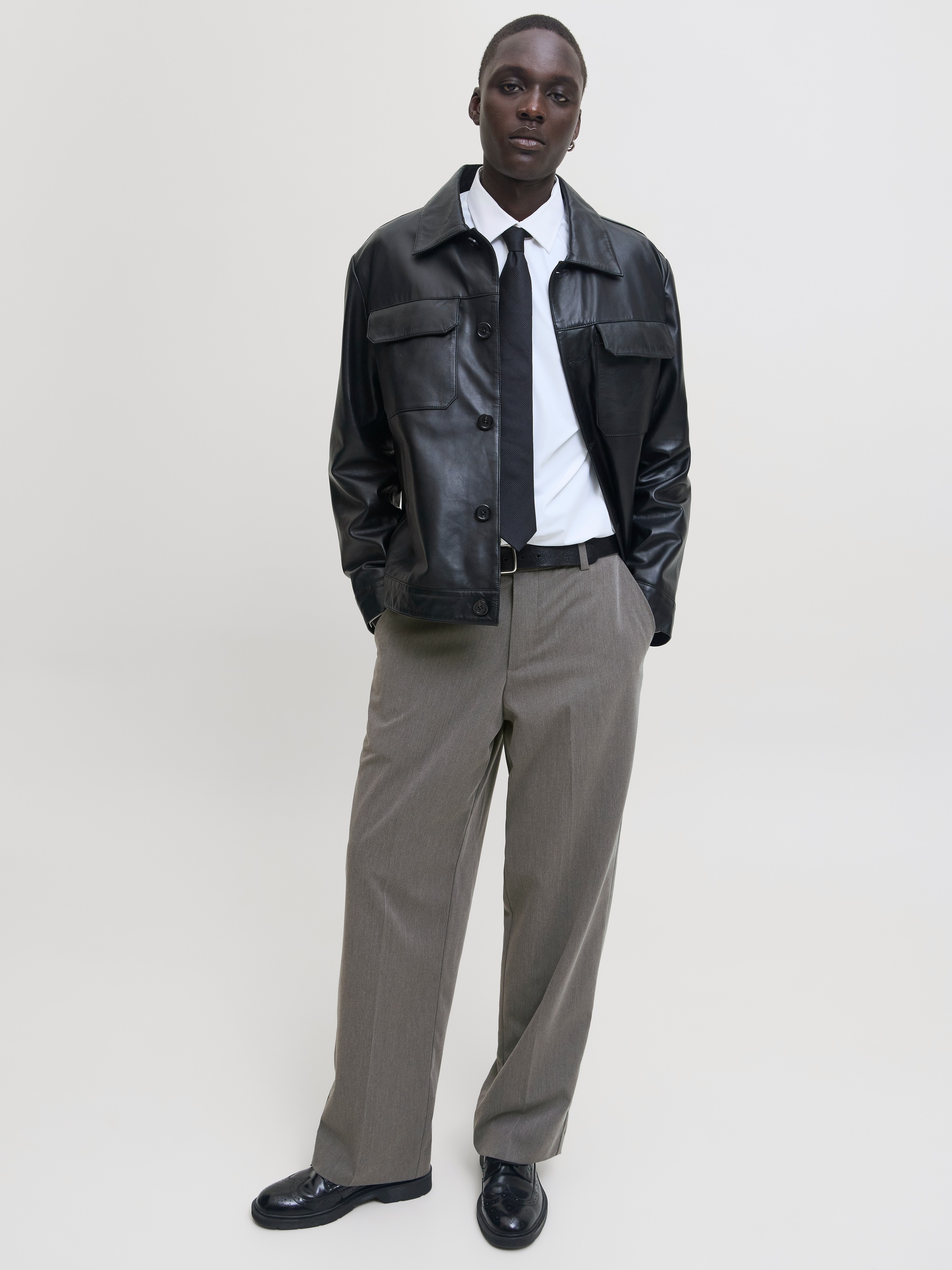 Jack & Jones Anzughose »JPSTBILL TOBY CHINO NOOS«  Materialmix, weit geschnitten, niedrige Taille