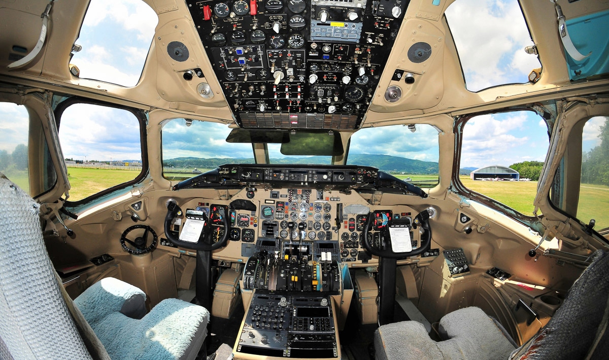 Papermoon Fototapete "Cockpit"