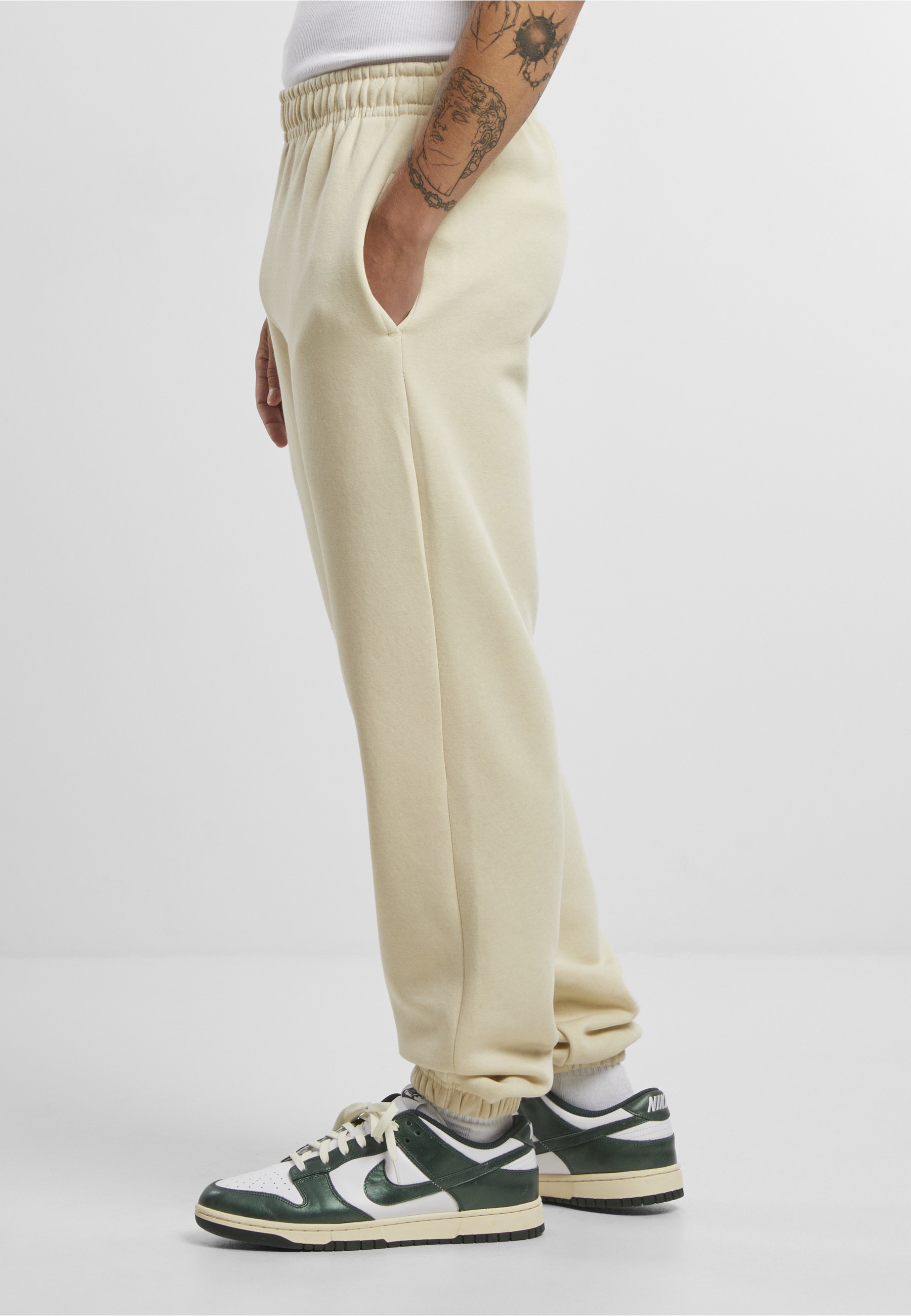 URBAN CLASSICS Jogginghose »Urban Classics Basic Essential Sweatpants«