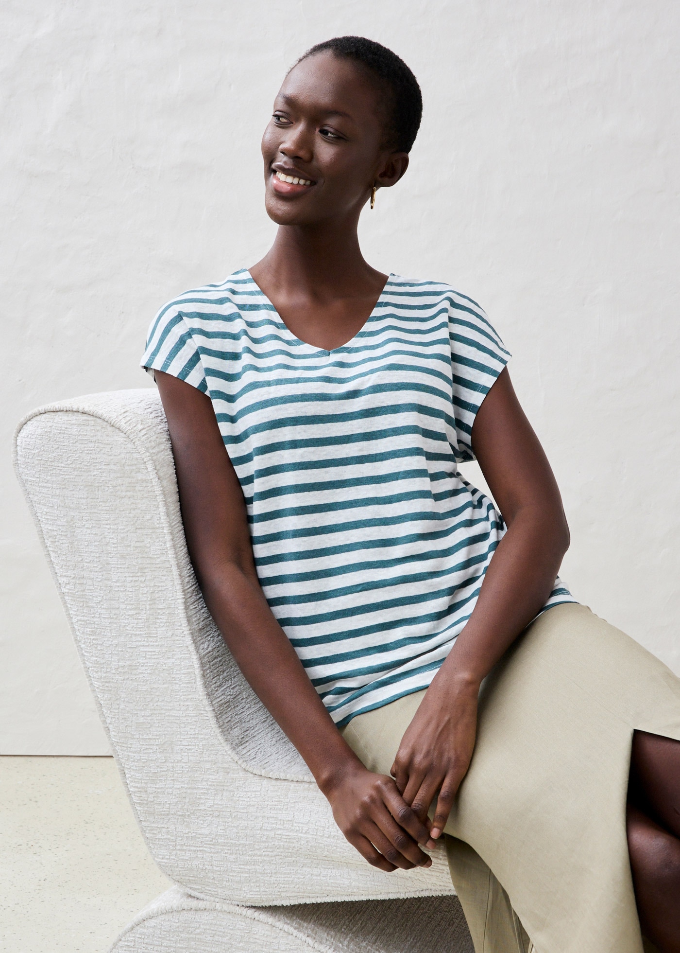 bonprix T-Shirt Oversize Passform, Kurzarm, V-Ausschnitt, aus Leinen, pflegeleicht