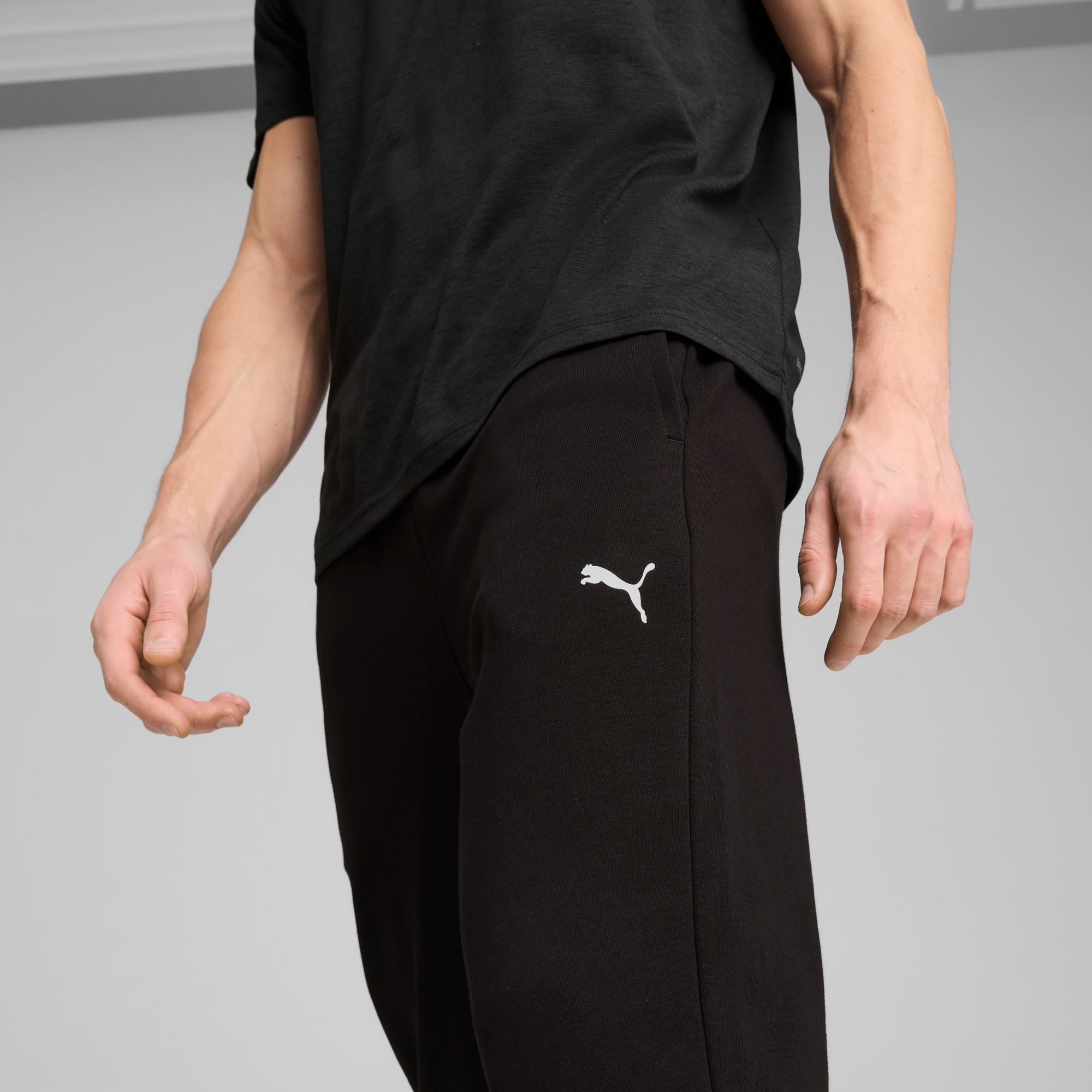 PUMA Trainingshose »M TAD ESSENTIALS FRENCH TERRY JOGGER«
