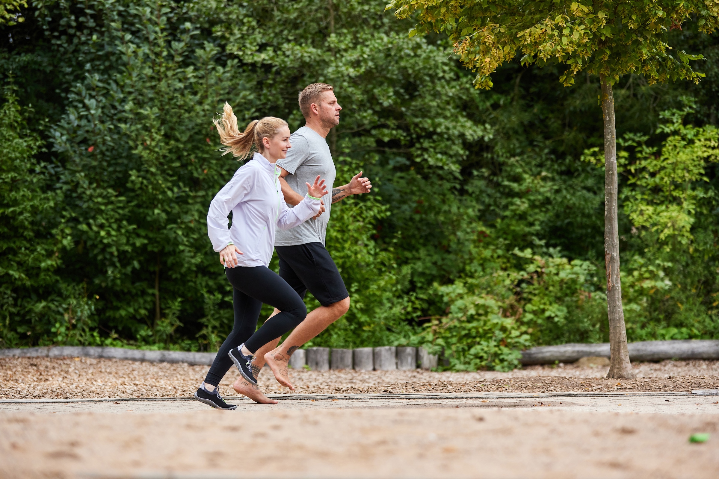 Leguano Barfußschuh »Inspiro«, Slip-On-Sneaker, Bequemschuh, Komfortschuh mit Kontrastbesatz