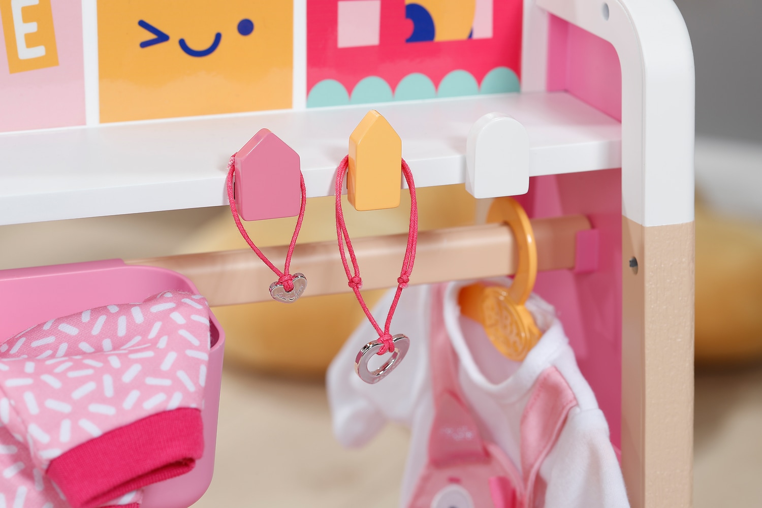 Baby Born Puppenkleiderschrank »Kleiderstange« inklusive 3 Kleiderbügel; im Scandi-Design