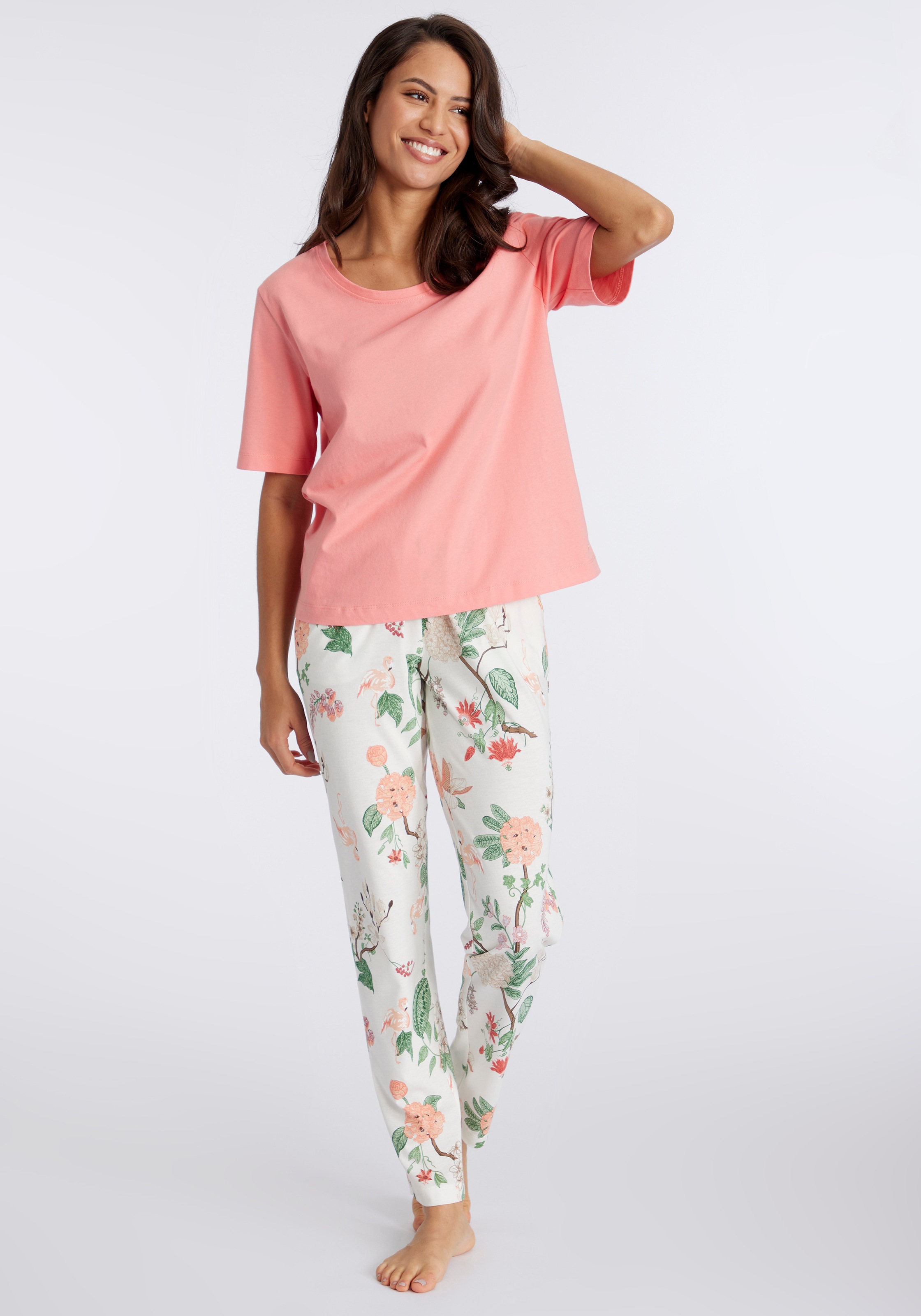 LASCANA Pyjama, (2 tlg.), mit elegantem Blumenmuster