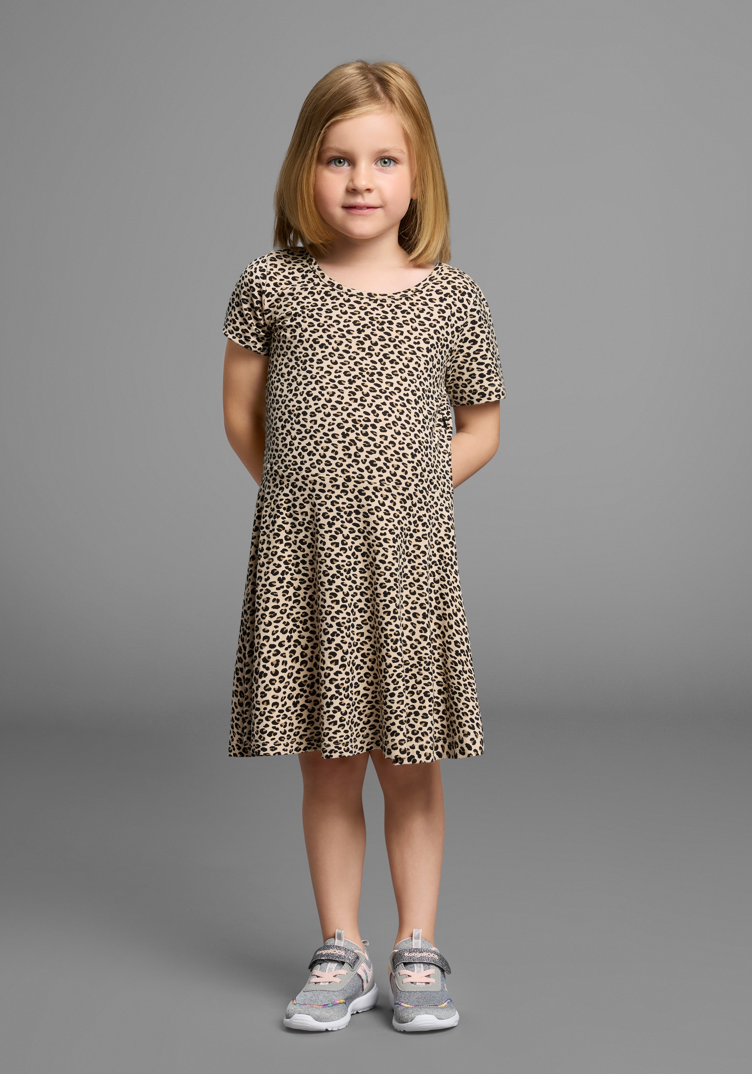 Thumbnail - KIDSWORLD Jerseykleid "Shirtkleid in Leo-Musterung" Shirtkleid in Leo-Optik, unten austestellt