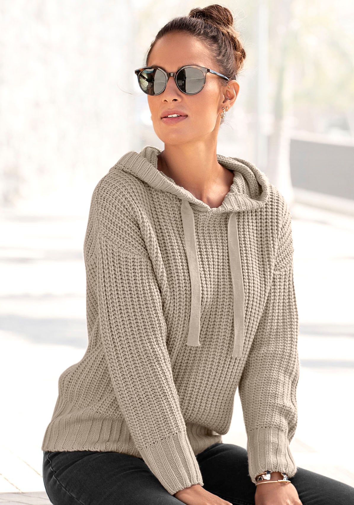 LASCANA Damen Kapuzenpullover "aus weichem Grobstrick", beige, Gr. 40, unifarben, Grobstrick, Obermaterial: 100% Polyacryl, Pullover, weicher