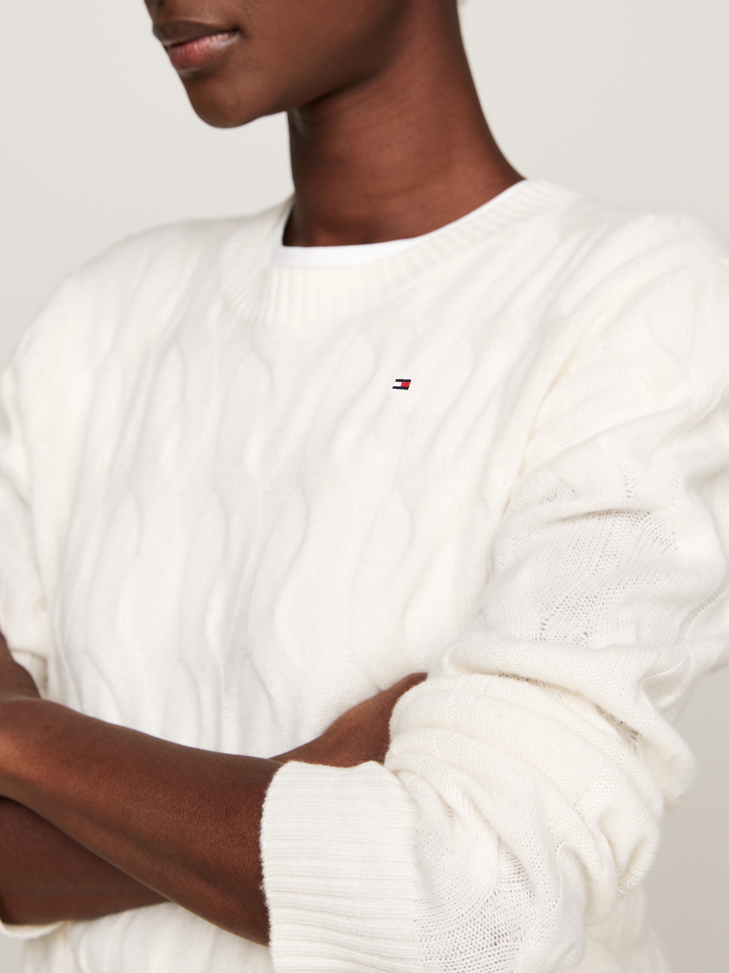 Tommy Hilfiger Strickpullover »SOFT WOOL CABLE C-NK« mit Zopfmuster, aus reiner Wolle