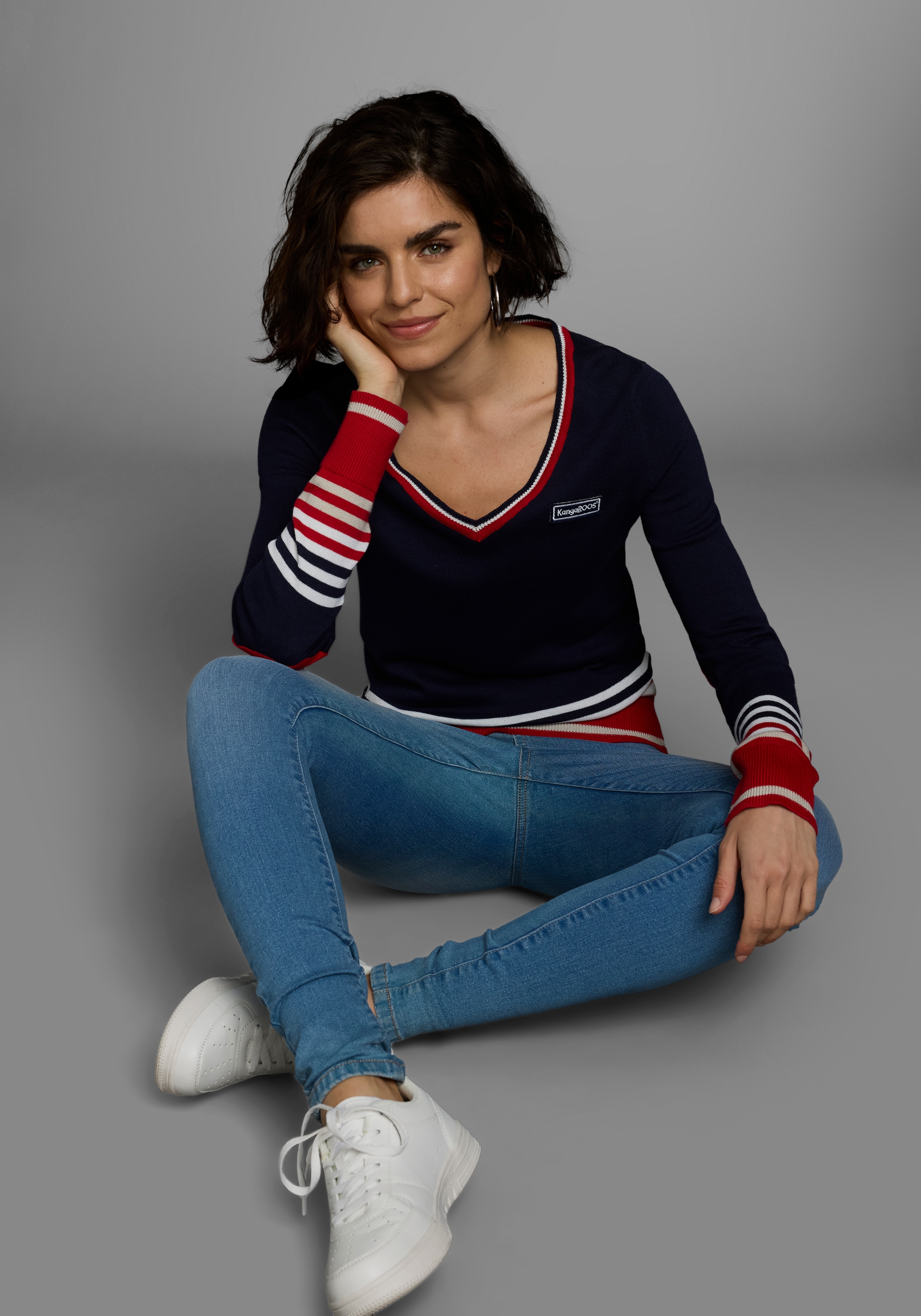 KangaROOS V-Ausschnitt-Pullover im tollen Streifen-Farb-Mix günstig online kaufen