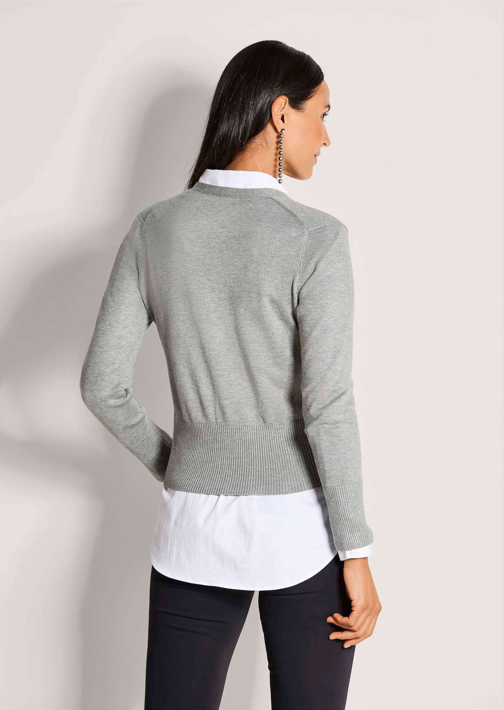 MADELEINE Strickjacke »Strickjacke Eleganter Viskose-Cardigan mit Knopfleiste«