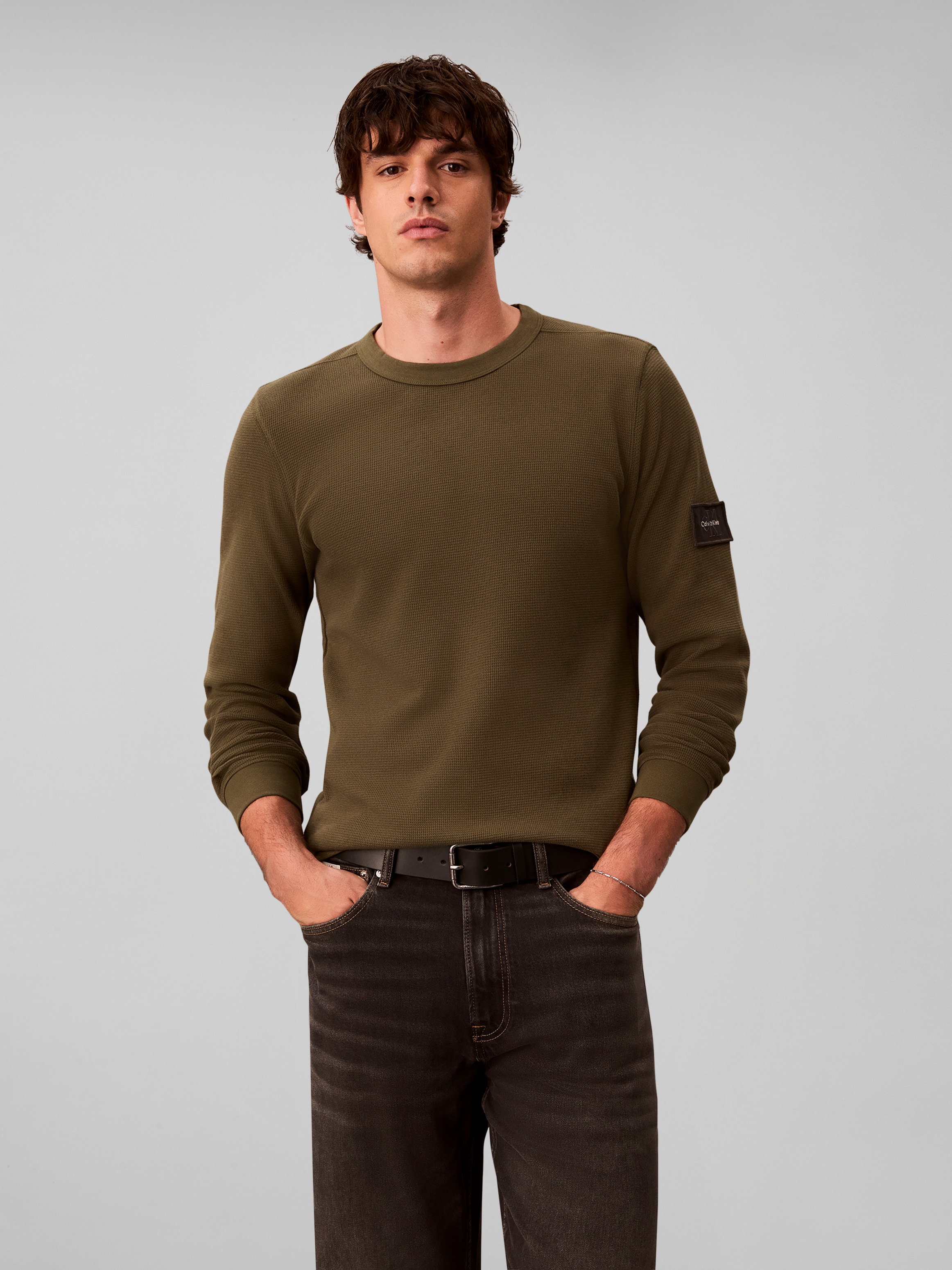 Calvin Klein Langarmshirt »WAFFLE BADGE CREWNECK TEE« Regular fit, Badge, Rundhalsausschnitt
