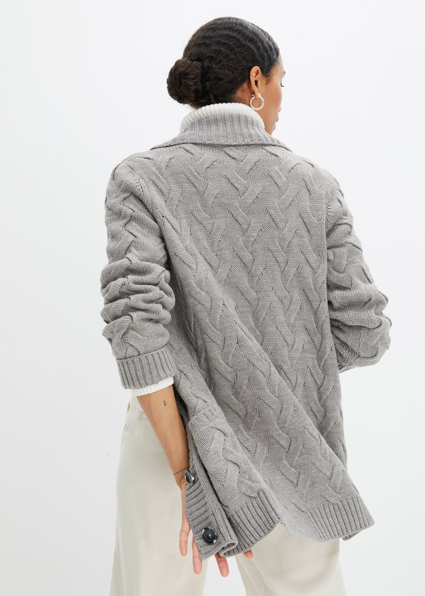 bonprix Longstrickjacke lockere Passform, mit Knopfleiste, mit aufgesetzten günstig online kaufen