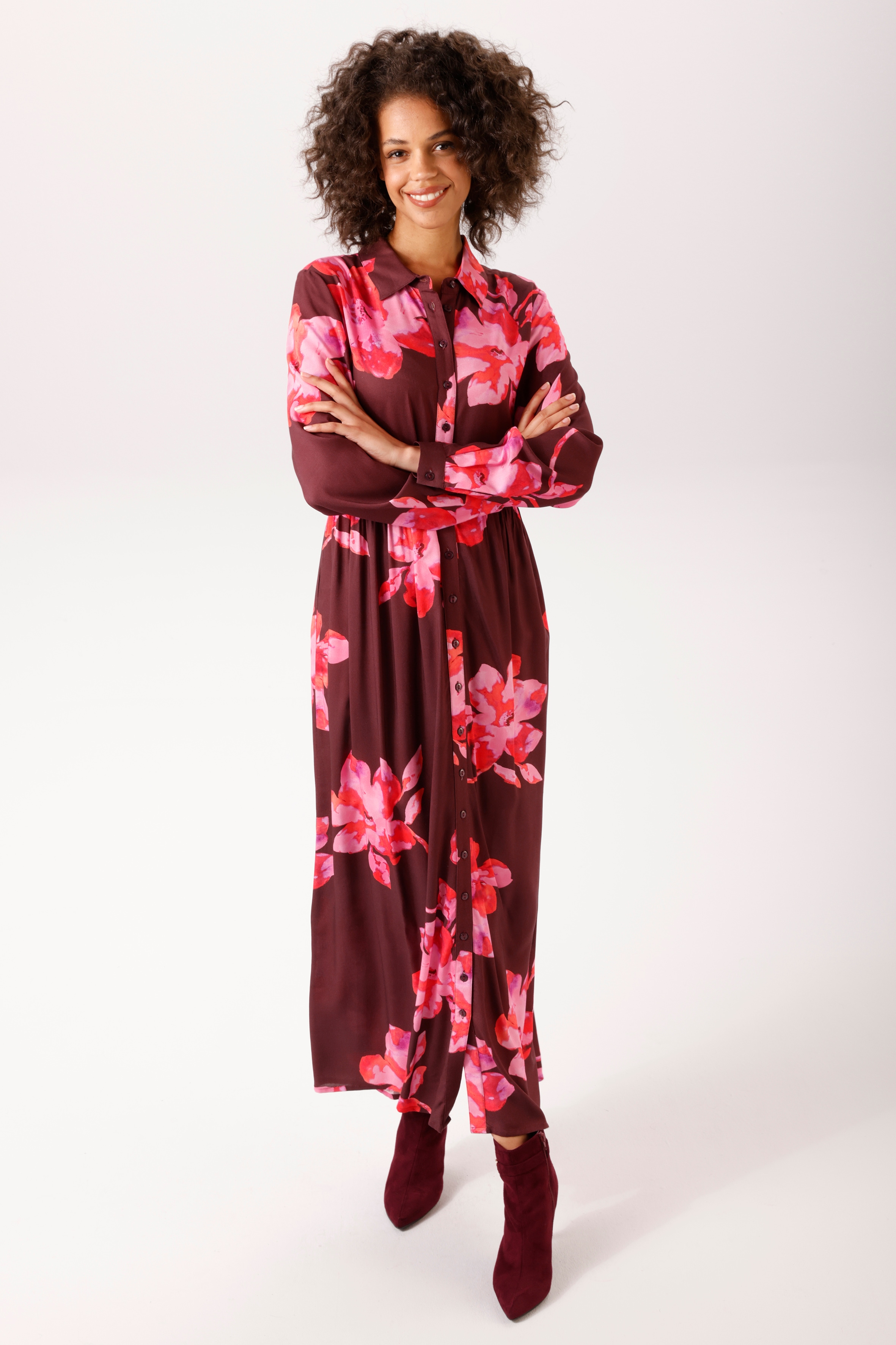 Aniston CASUAL Maxikleid mit großflächigen Batik-Blüten bedruckt - NEUE KOLLEKTION