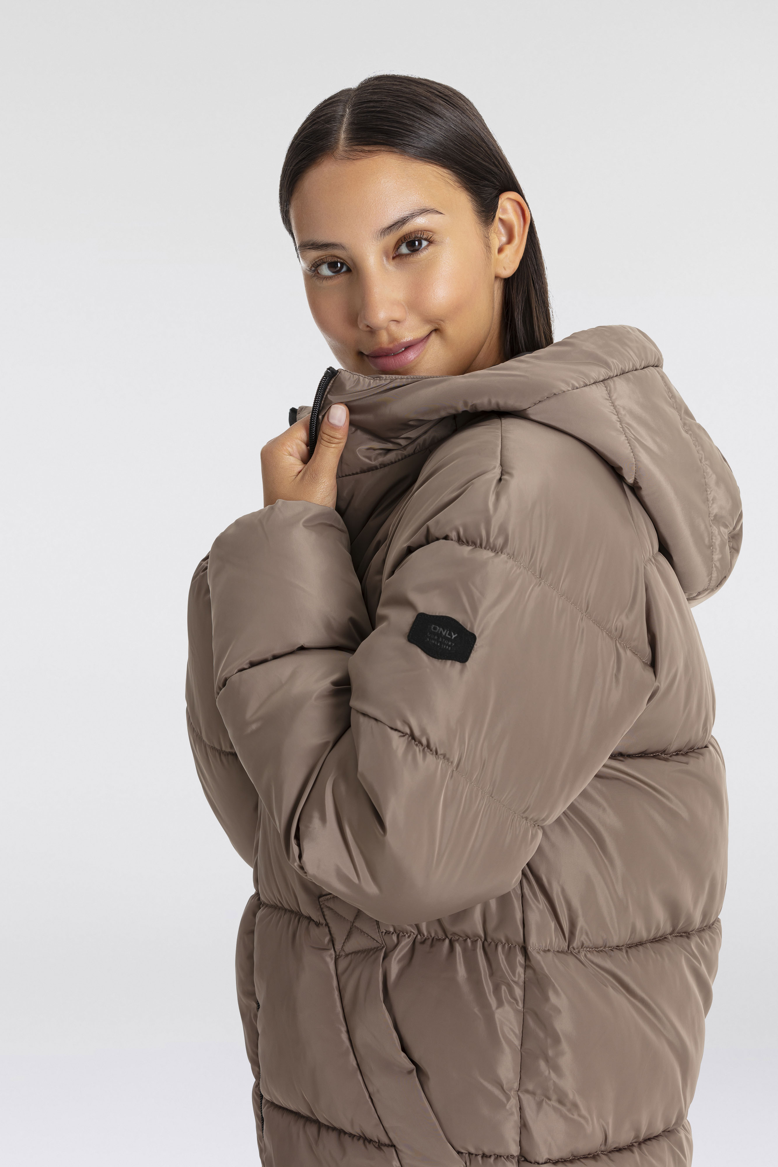 Thumbnail - ONLY Steppmantel "ONLAMAND – Langer Puffercoat mit 2-Wege-Reißverschluss", lässig geschnitten, modisch, Steppware, Mater...