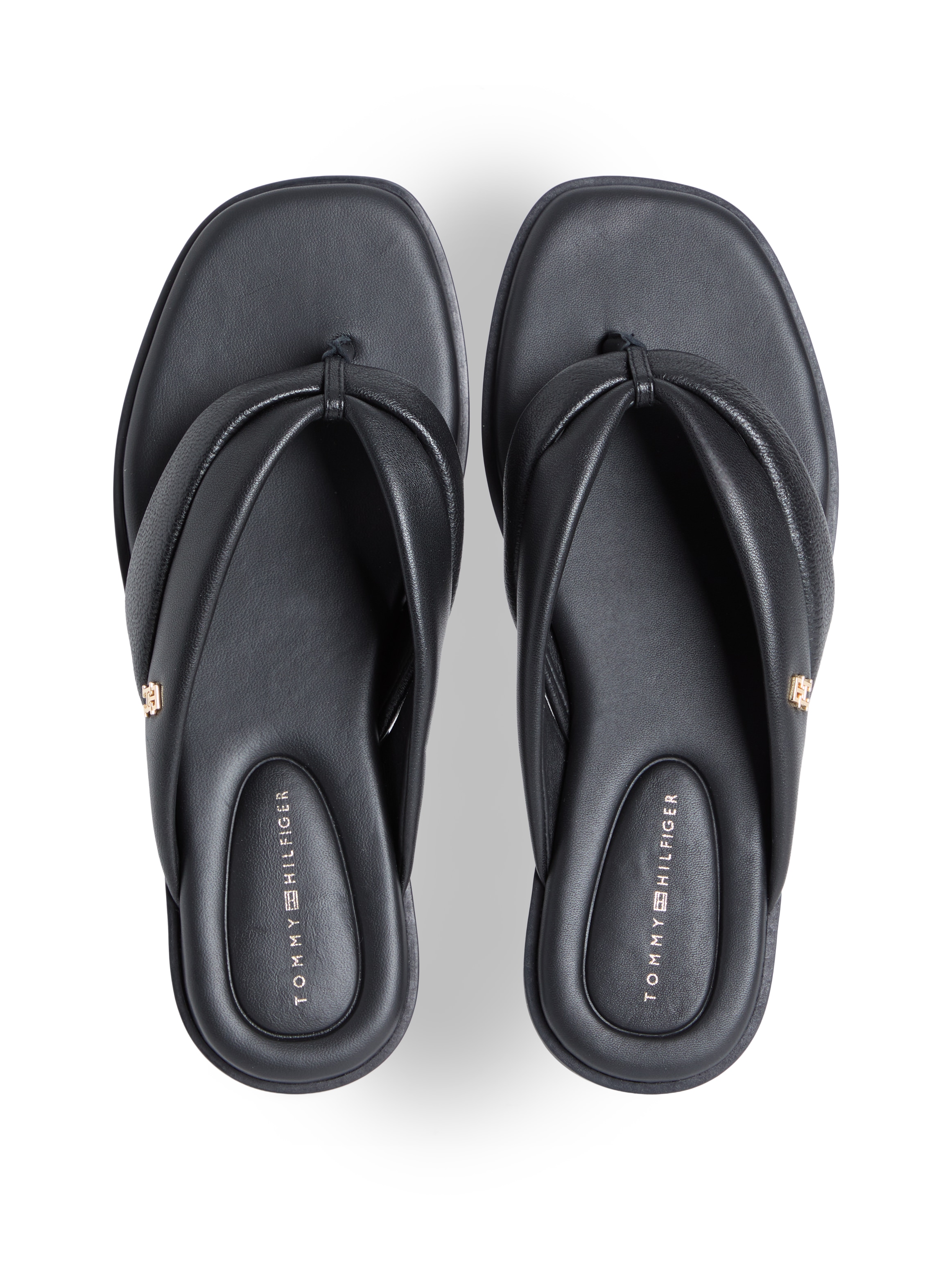 Tommy Hilfiger Zehentrenner »ELEVATED TOE POST LTH SANDAL«  Sommerschuh, Dianette, Flat mit Logoemblem