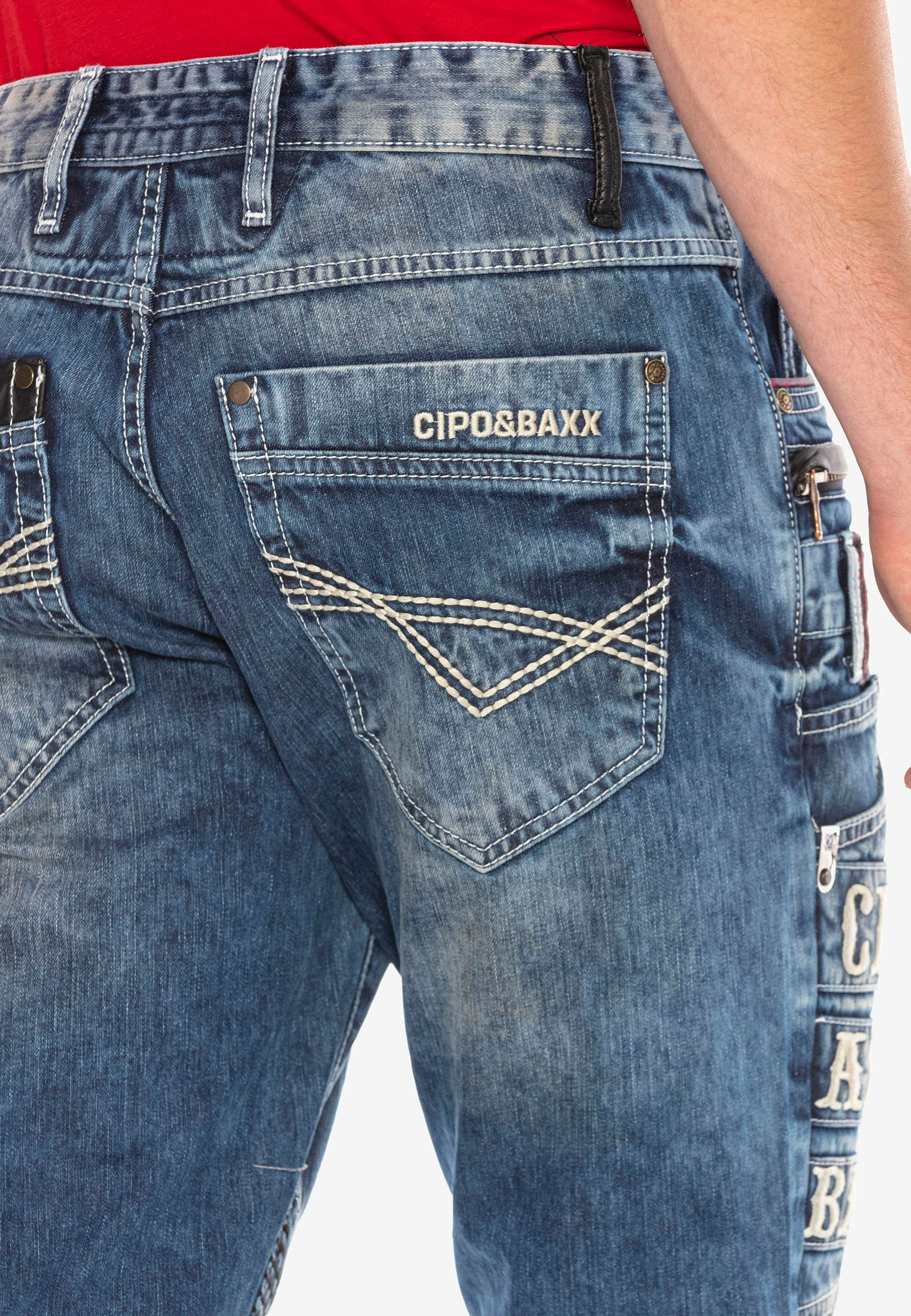 Cipo & Baxx Bequeme Jeans »CD637«, im coolen Look