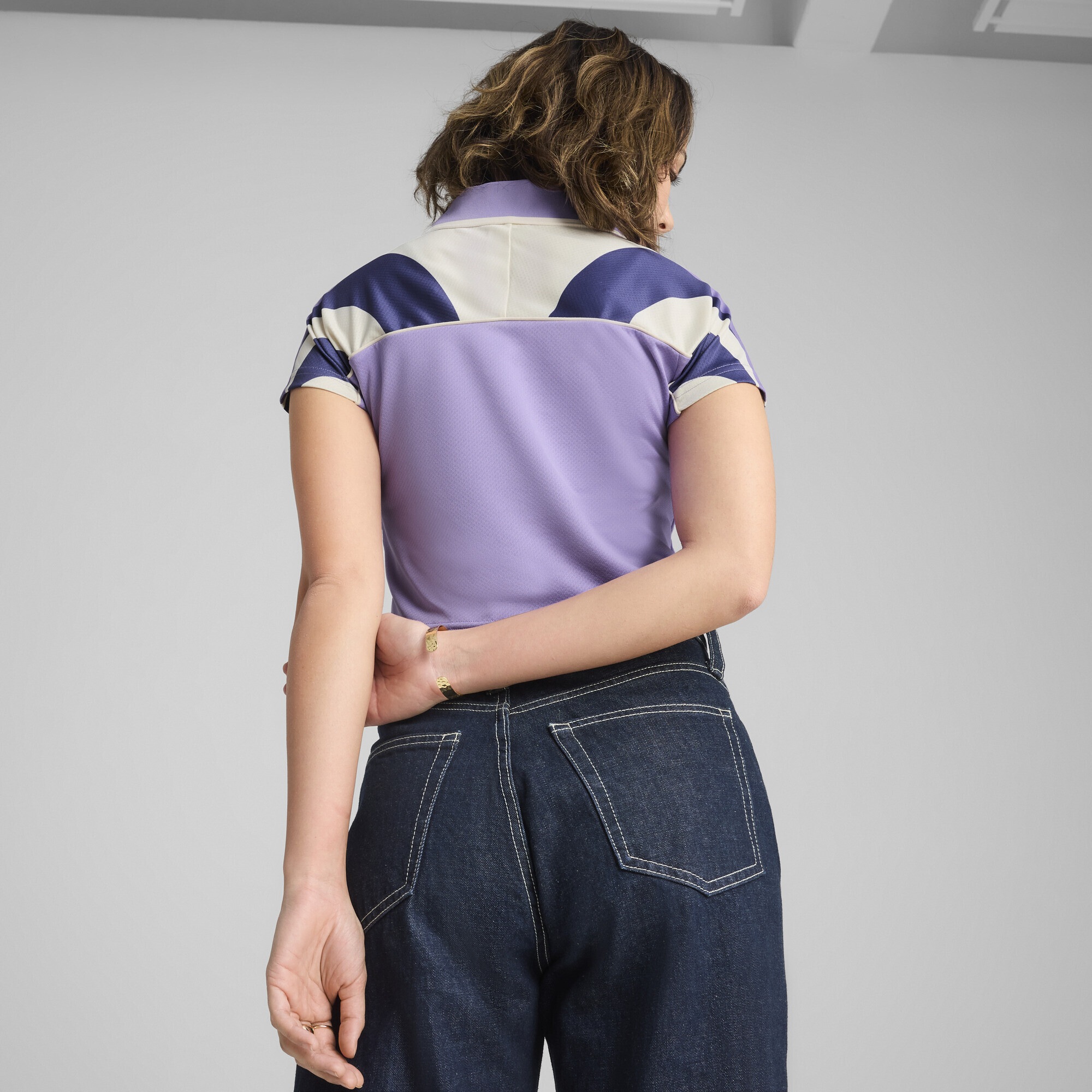 PUMA Trainingsshirt »FUTURE.PUMA.ARCHIVE Kurzes figurbetontes Fußballtrikot Damen«