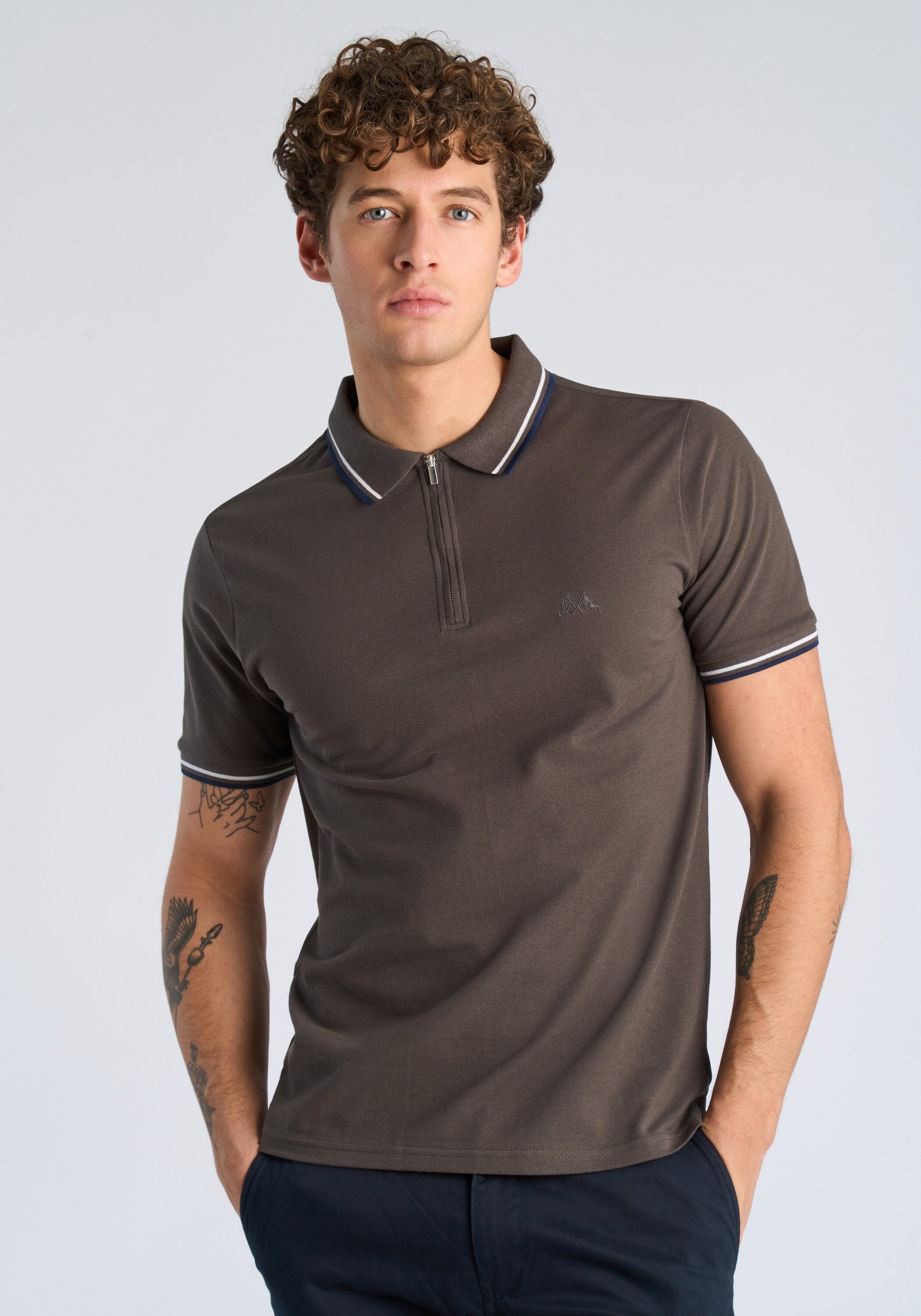 Poloshirt LINDBERGH "Poloshirt Relaxed Fit", Herren, Gr. M, ebony braun, Obermaterial: 100% Baumwolle, unifarben, lässig geschnitten, Shirts