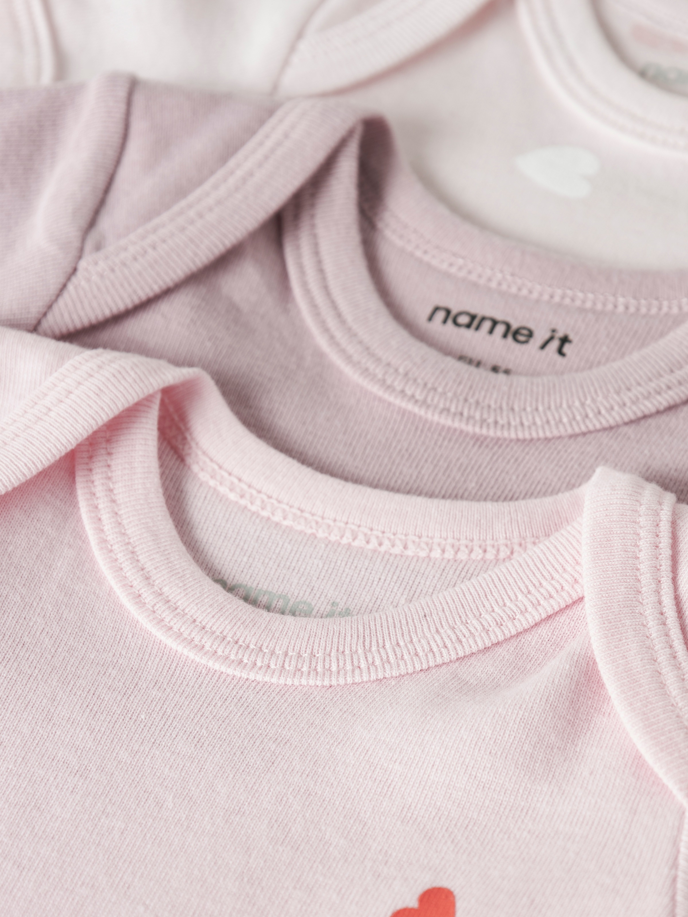 Name It Kurzarmbody »NBFBODY 3P SS CARINARIA HEART NOOS« Packung, 3 tlg.