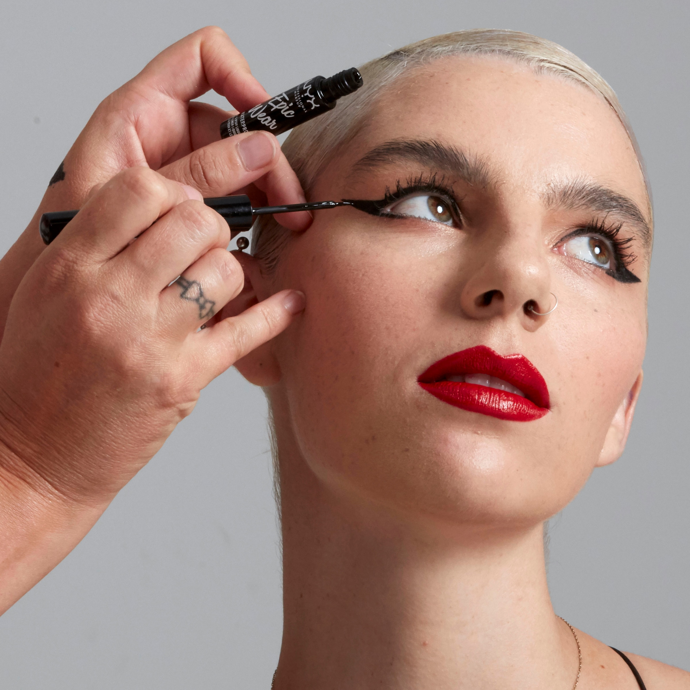 NYX Eyeliner »Professional Makeup Epic Wear Liquid Liner«, mit Lifting-Effekt