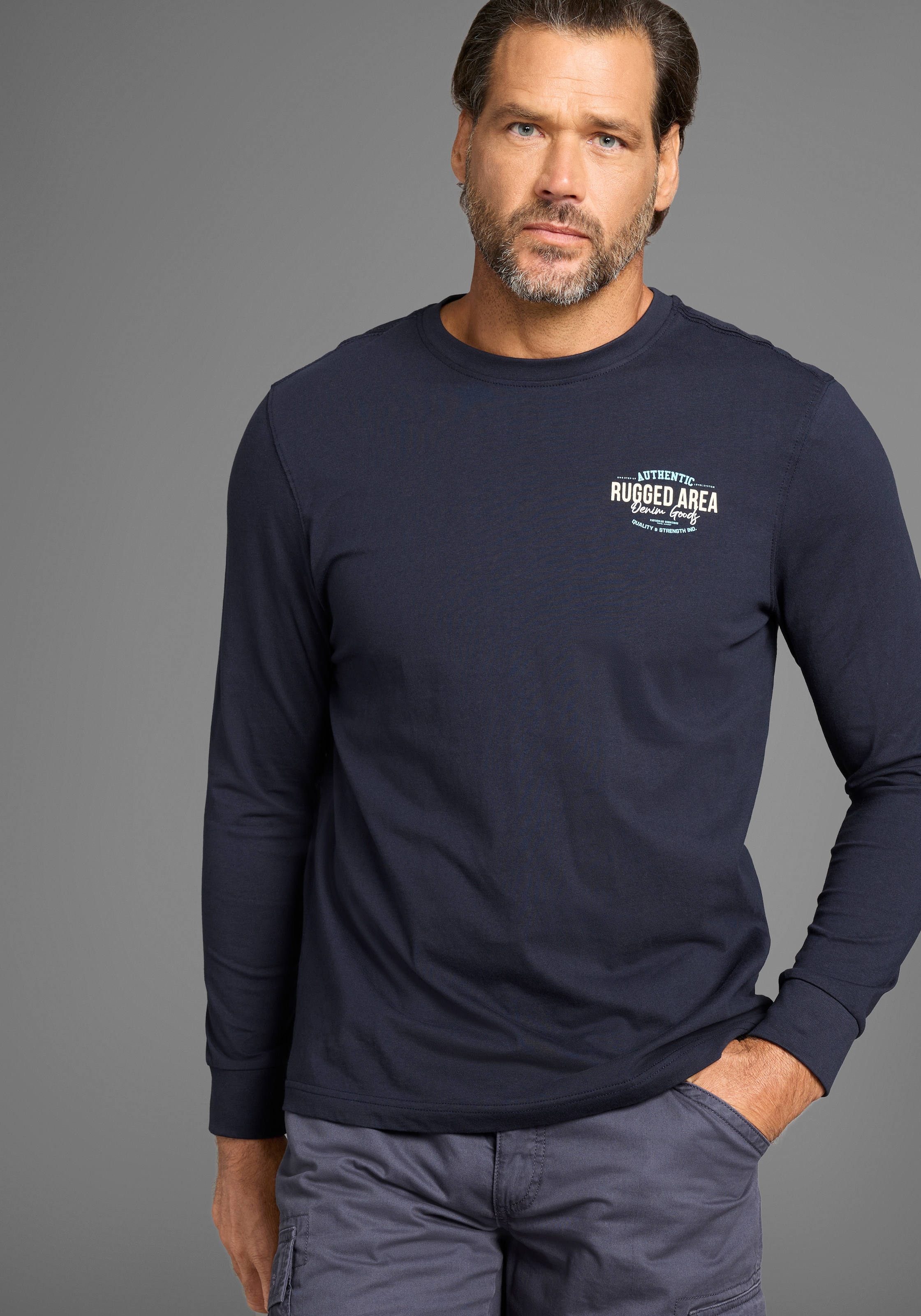 Man's World Langarmshirt, kleiner Brustprint