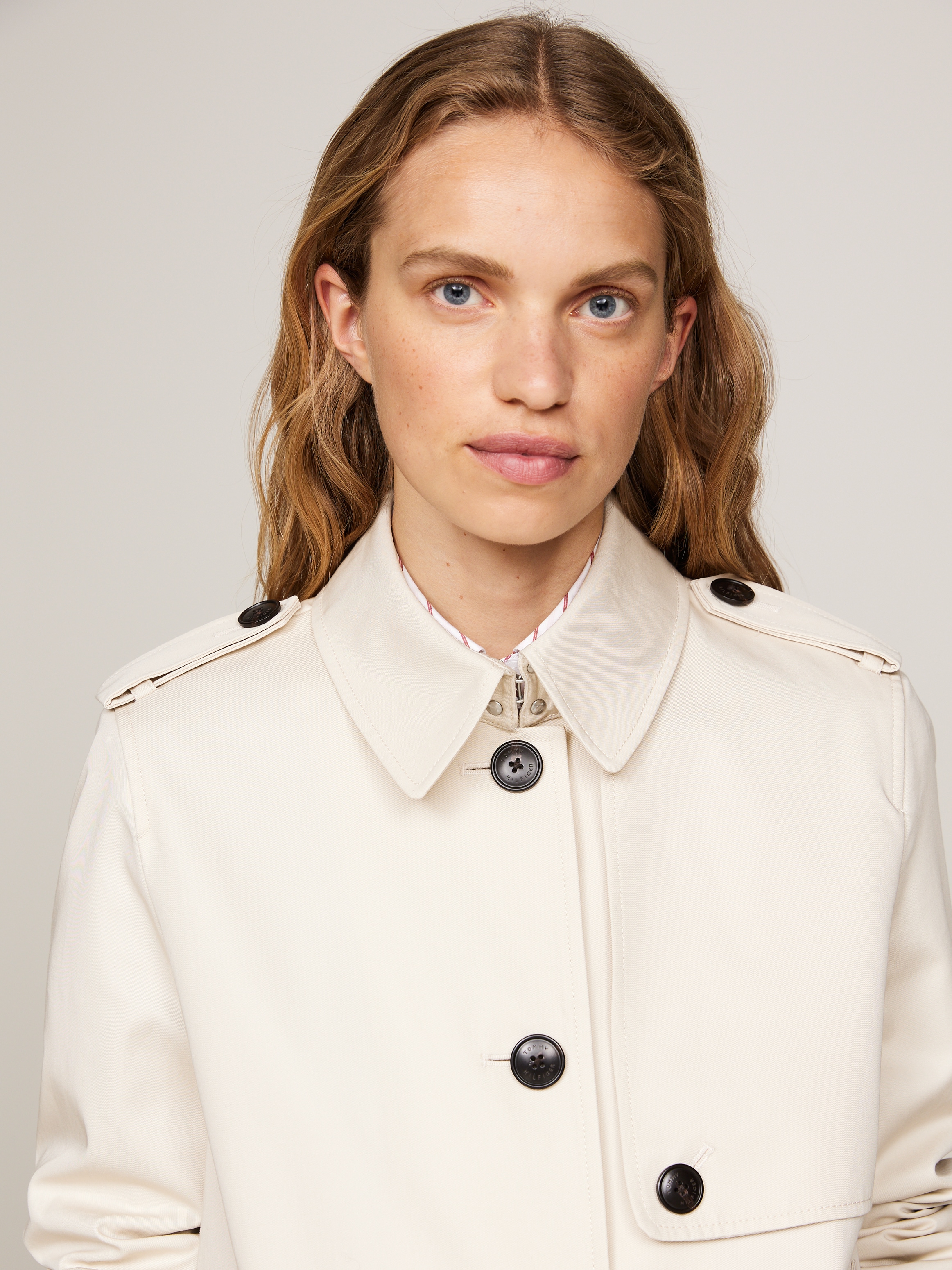 Tommy Hilfiger Kurzjacke »COTTON SB SHORT TRENCH«, mit typischen Trenchdetails