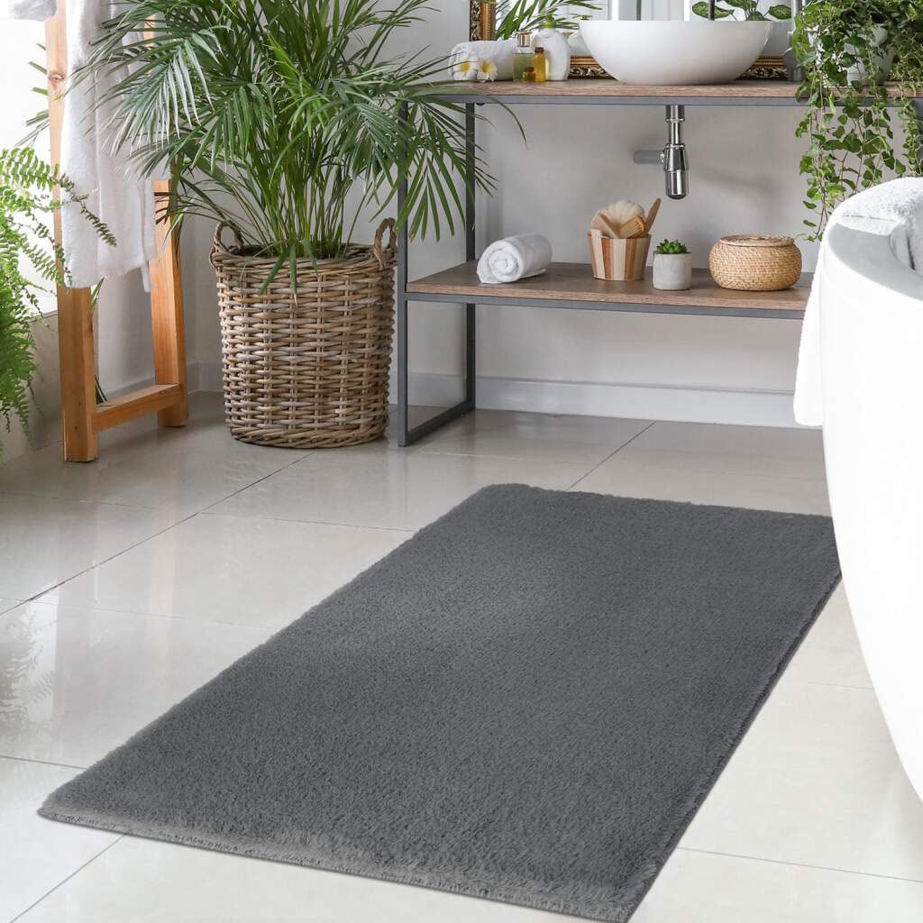 Carpet City Badematte »Topia Mats, Badteppich uni«, Höhe 14 mm, rutschhemmend beschichtet, strapazierfähig, Hochflor, Kaninchen Haptik, Polyester, Badezimmerteppich, waschbar