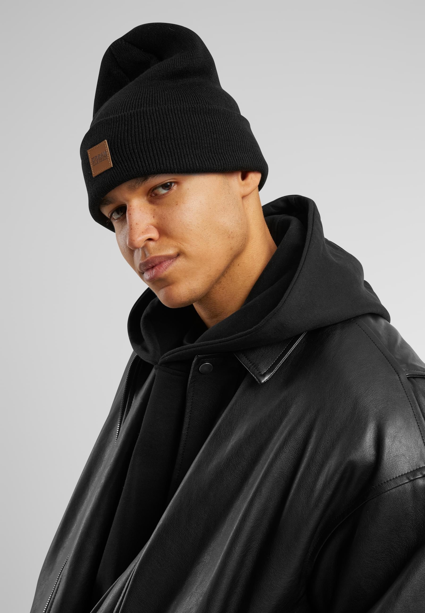 URBAN CLASSICS Beanie »Urban Classics Unisex Synthetic Leatherpatch Long Beanie«, (1 St.)