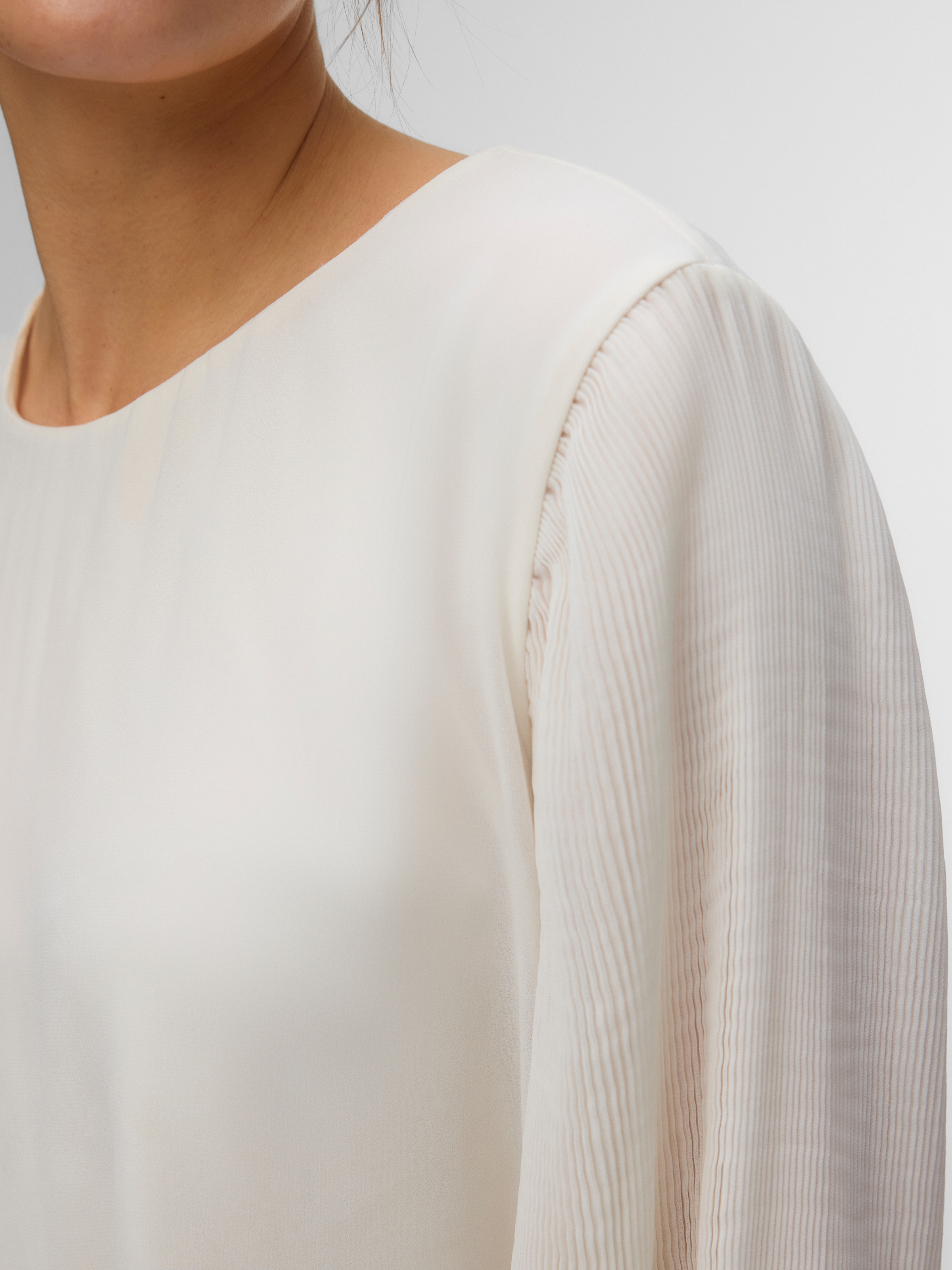 Vero Moda Blusenshirt »VMSIGNE LS PLISSE TOP WVN« mit Schlingenverschluss