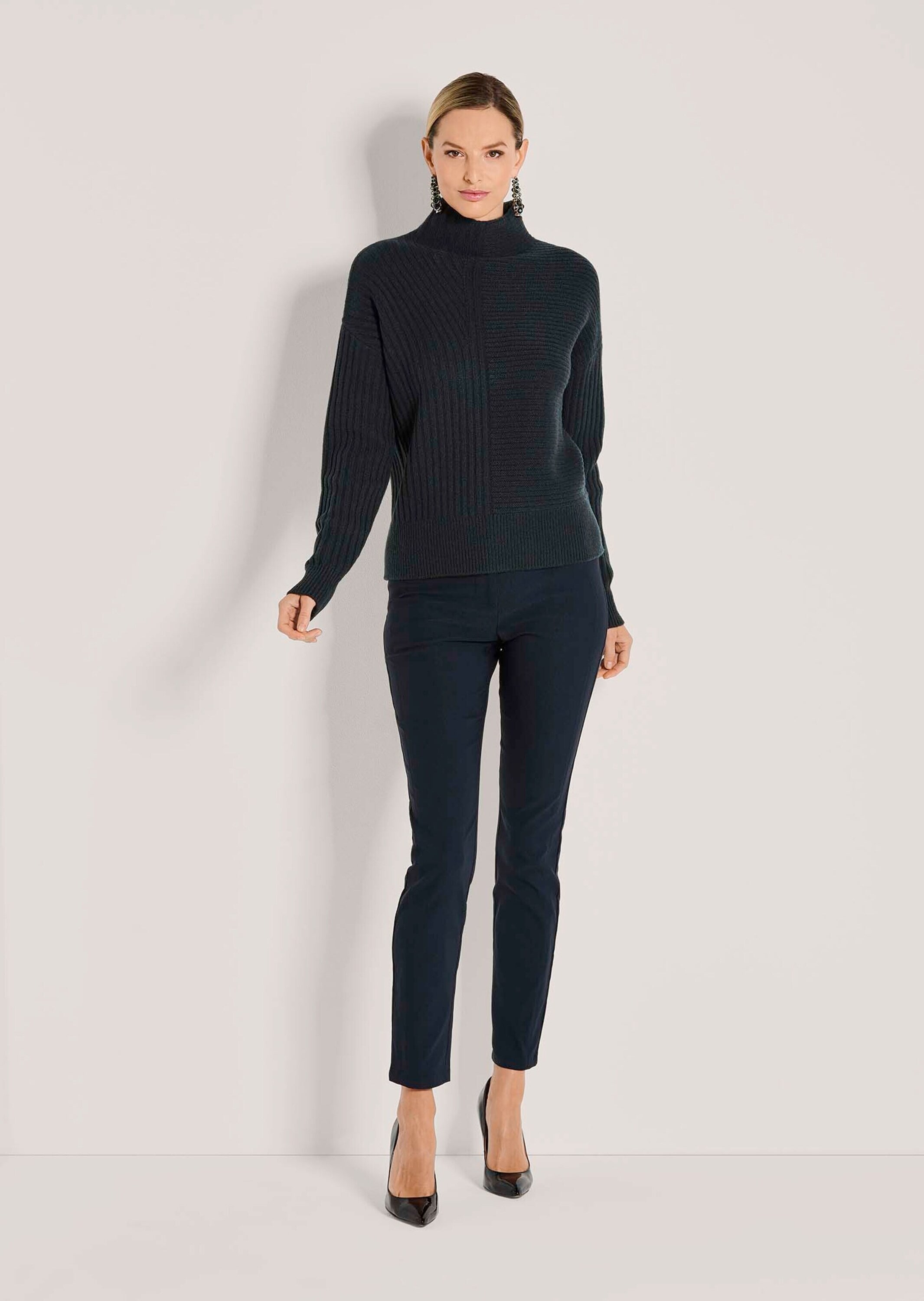 MADELEINE Longpullover »Strickpullover Eleganter Wollpullover mit Stehkragen« Mustermix